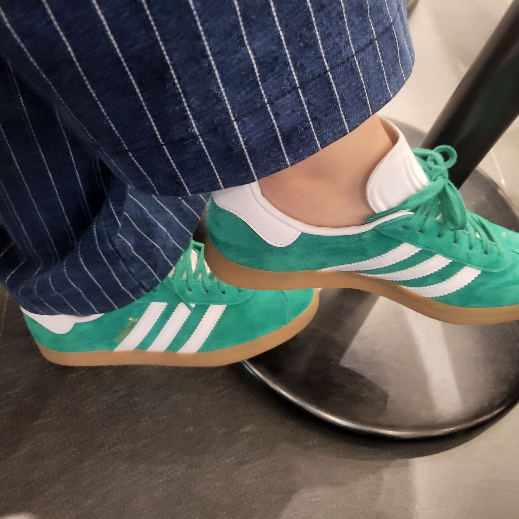 Adidas Gazelle Court Green Cloud White 착용 스타일