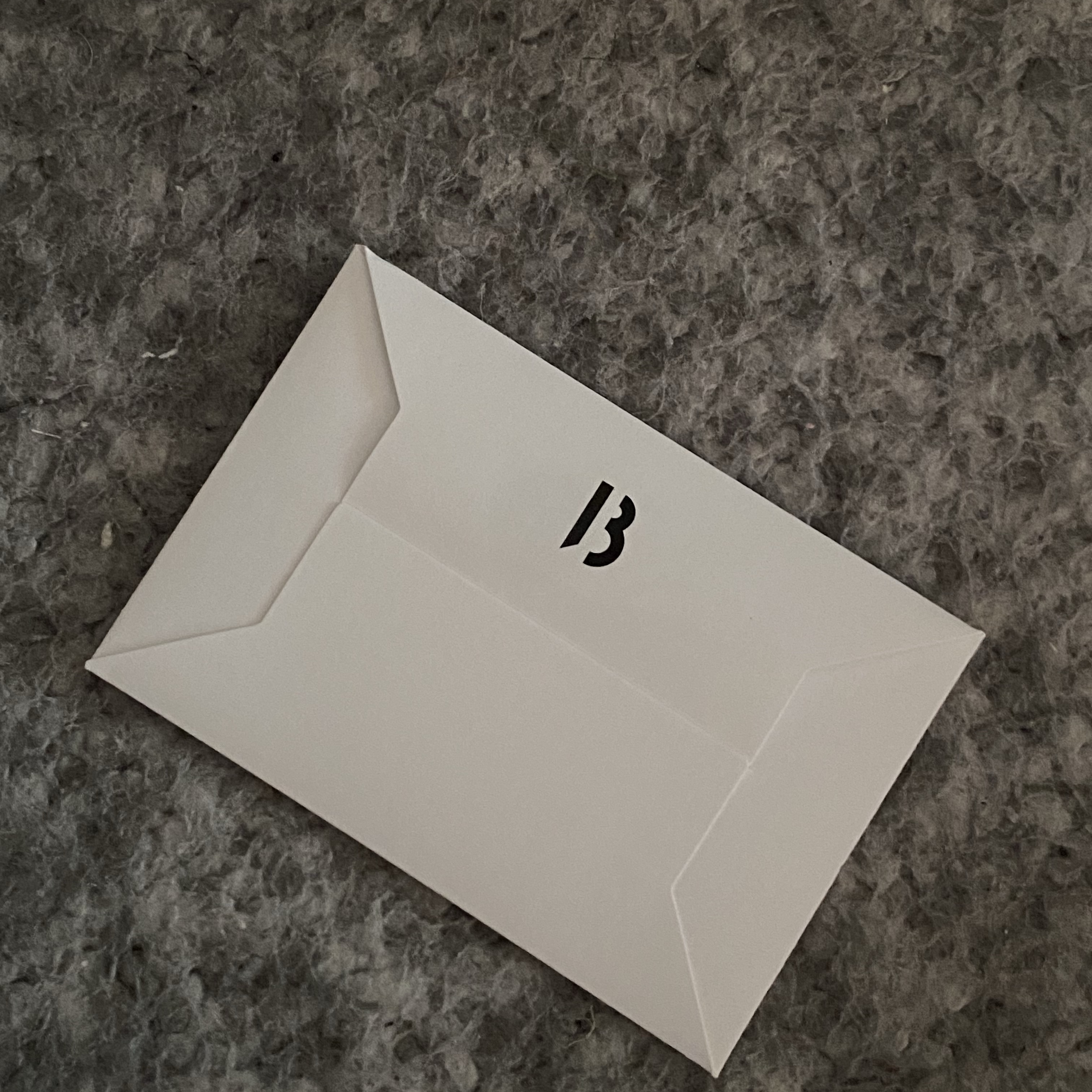 Byredo Super Cedar Eau De Parfum 100ml 착용 스타일 - 4