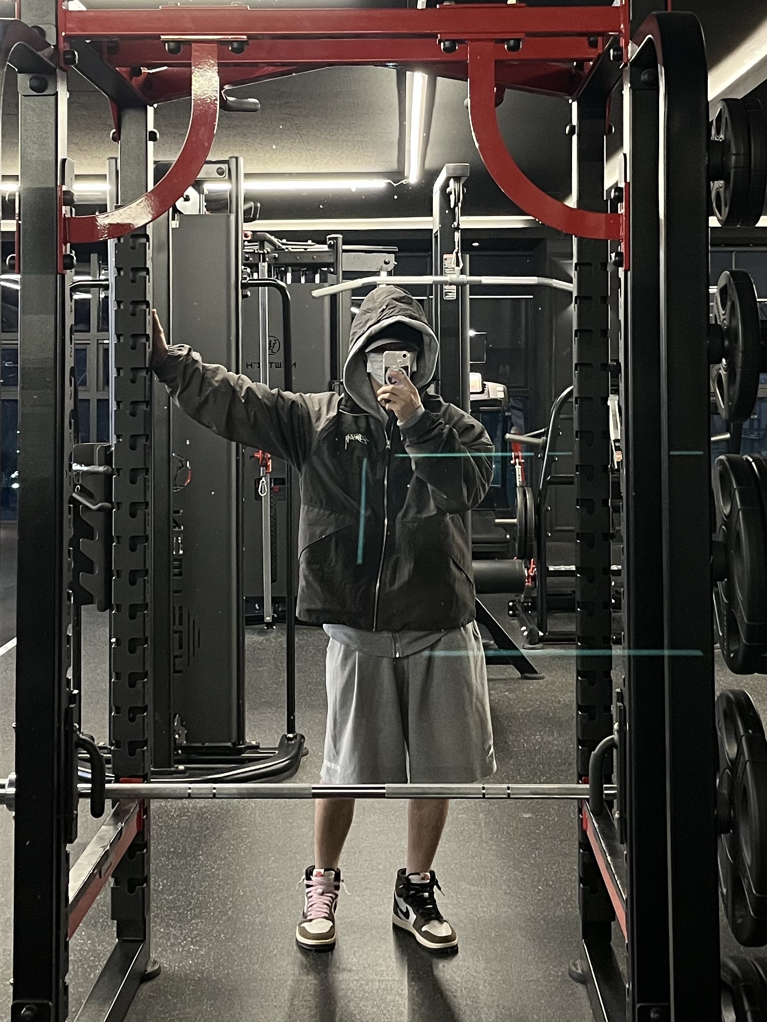 Stussy Wave Dye Beach Shell Jacket Black, Jordan 1 x Travis Scott Retro High OG SP Mocha 착용 스타일
