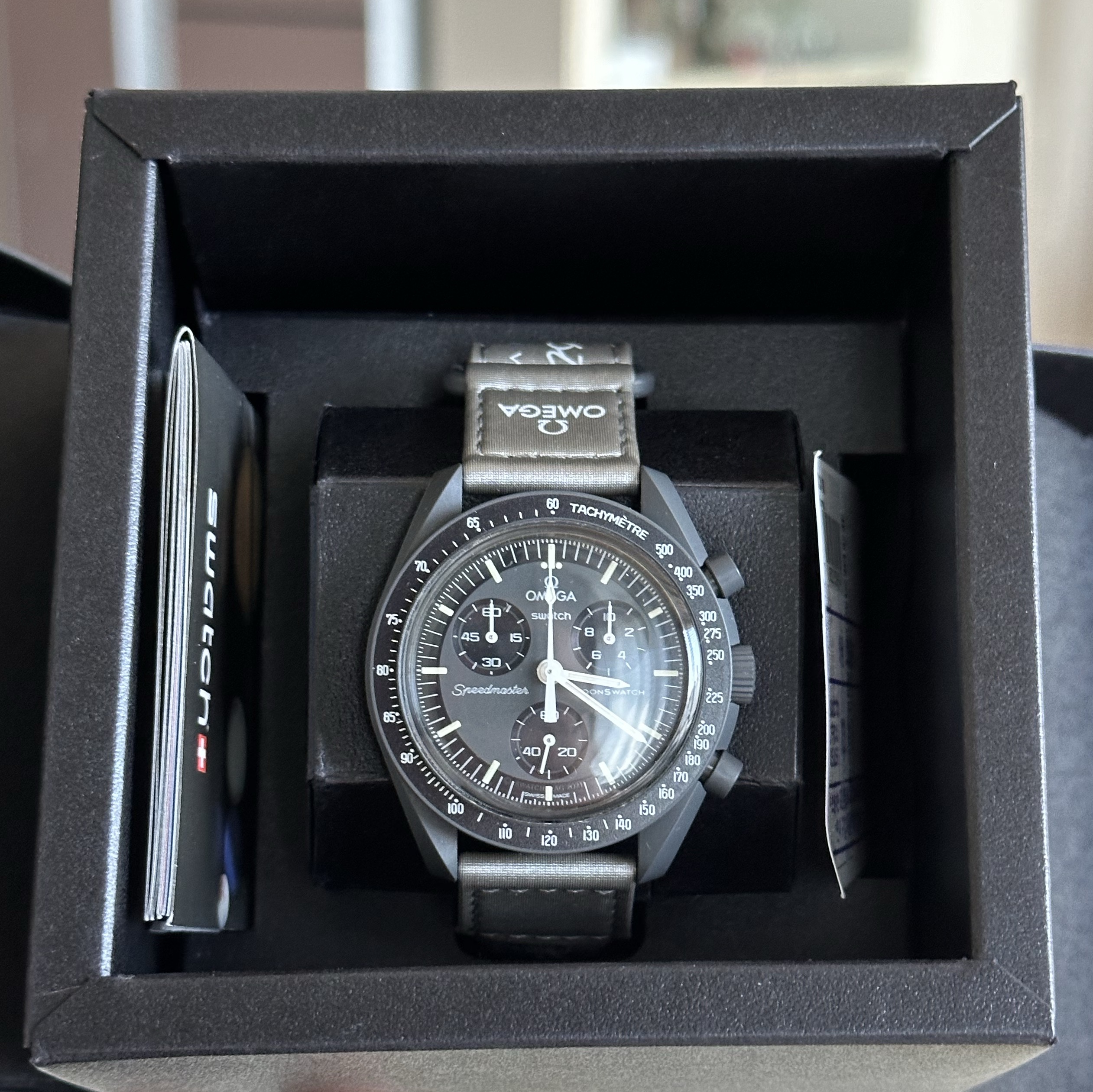 Swatch x Omega Bioceramic MoonSwatch Mission To Mercury 착용 스타일 - 3