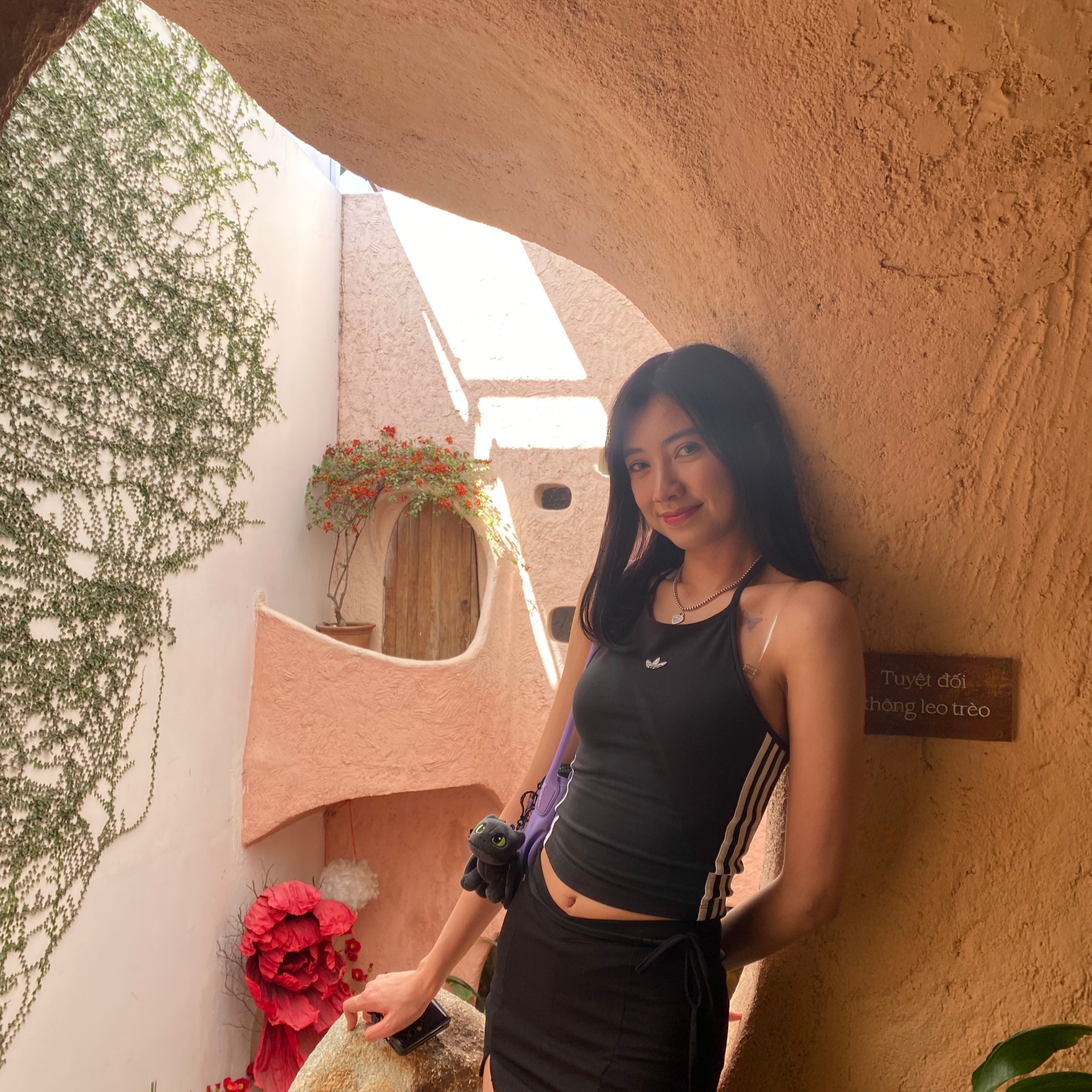 (W) Adidas Halter-Neck Tank Top Black - KR Sizing 착용 스타일 - 3