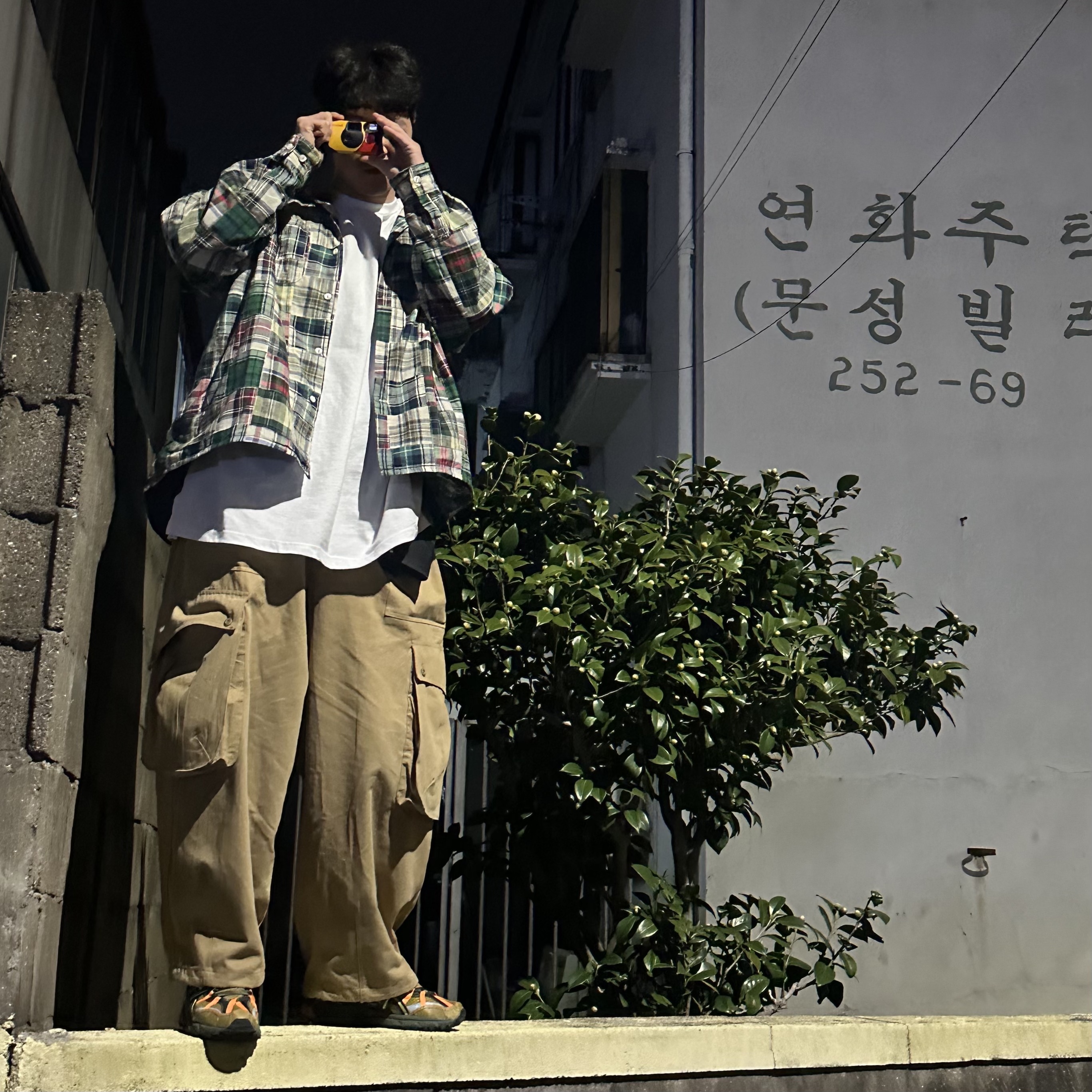 Porter Tanker Wallet Black, Asics x Andersson Bell Gel-Sonoma 15-50 Olive Oil Dark Brown 착용 스타일 - 2