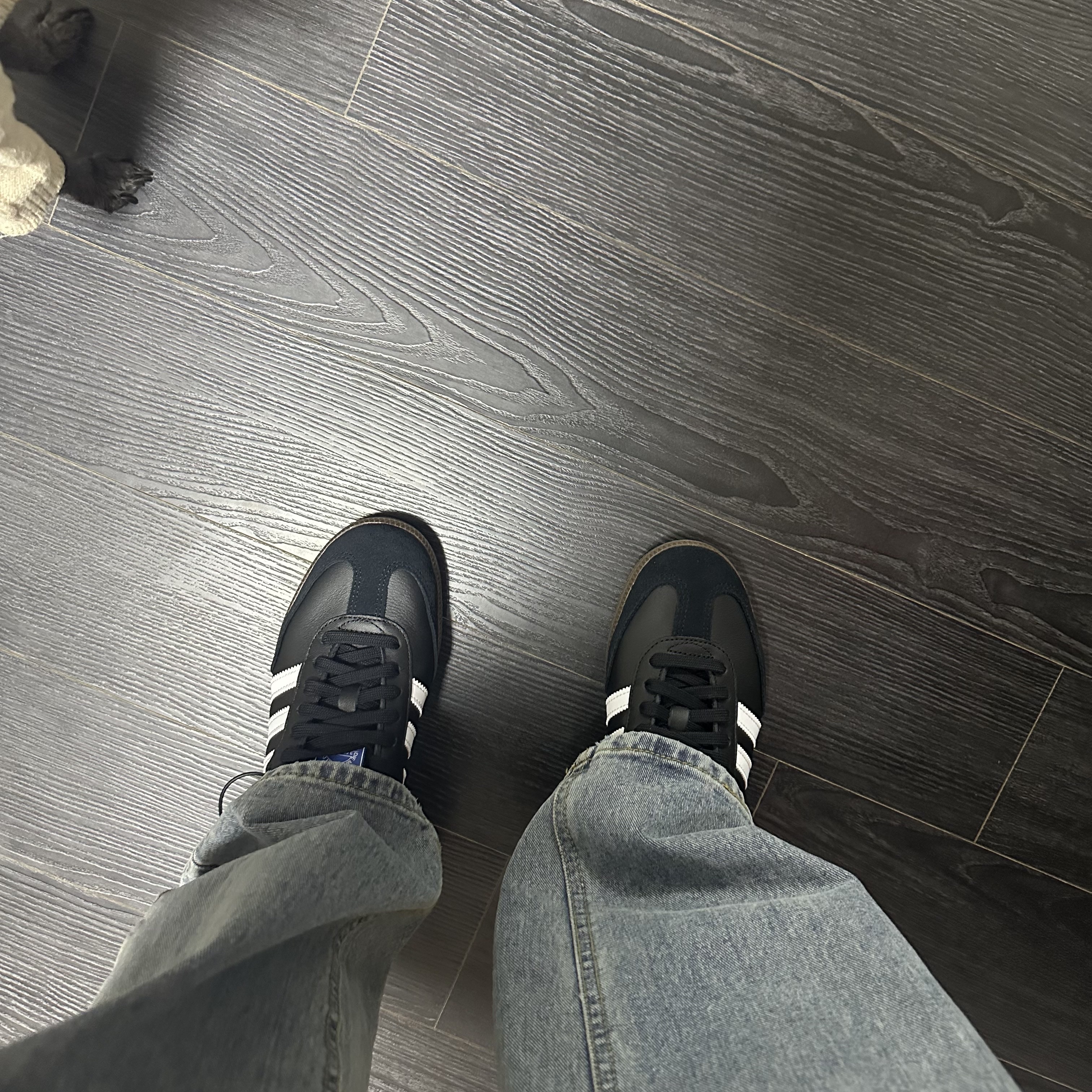 Adidas Samba OG Black White Gum 착용 스타일 - 3