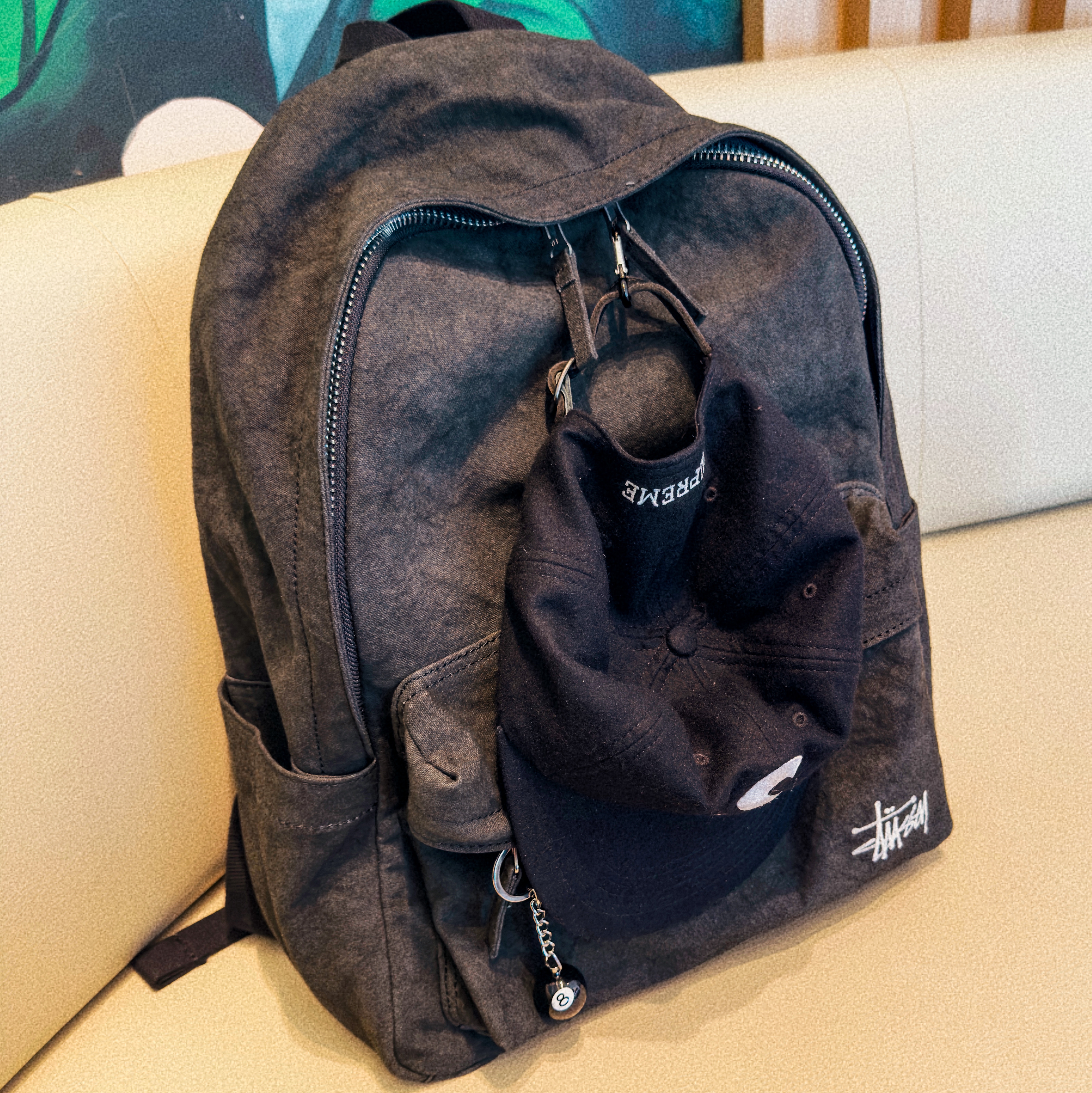 Stussy Canvas Backpack Washed Black, Stussy 8 Ball Keychain Black 착용 스타일