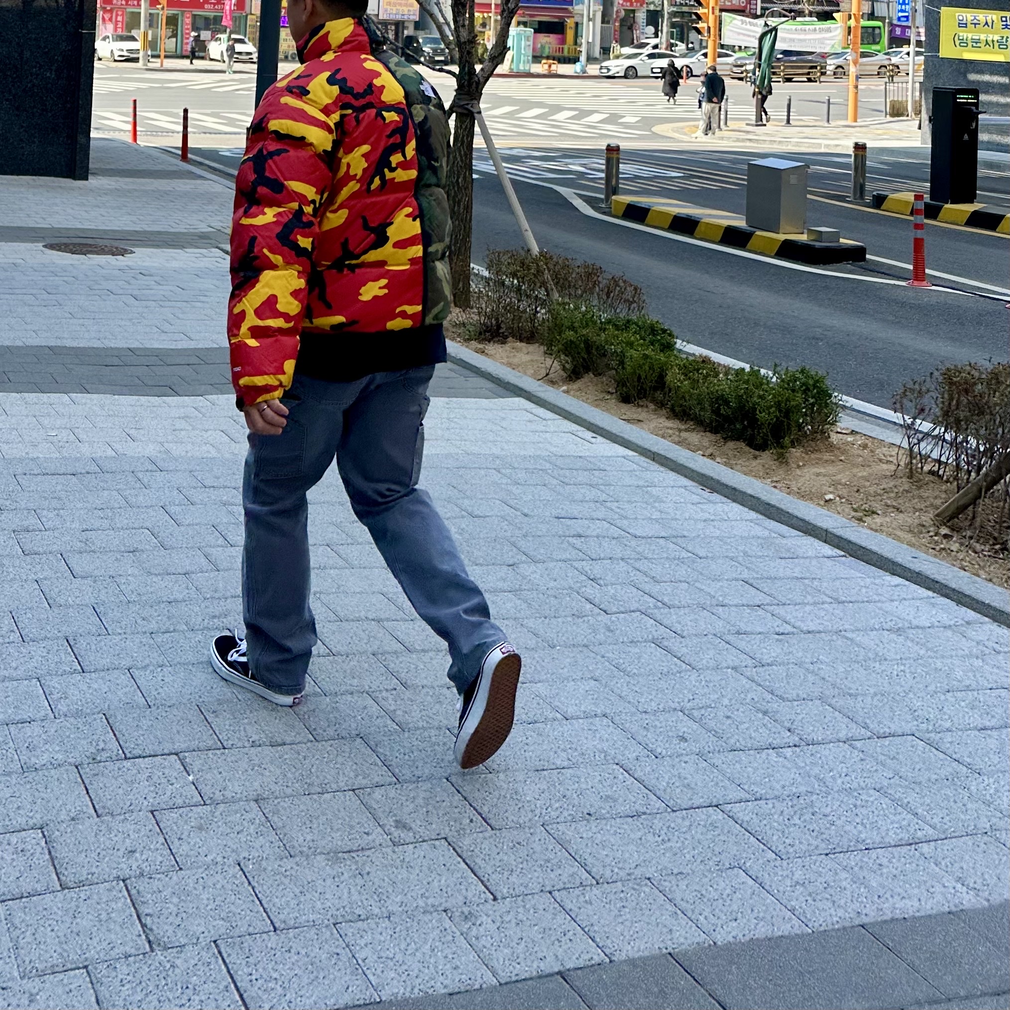 Supreme x The North Face Split Nuptse Jacket Camo - 24SS 착용 스타일 - 6