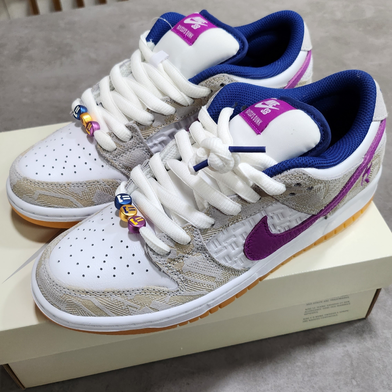 Nike x Rayssa Leal SB Dunk Low PRM Pure Platinum Vivid Purple 착용 스타일 - 1