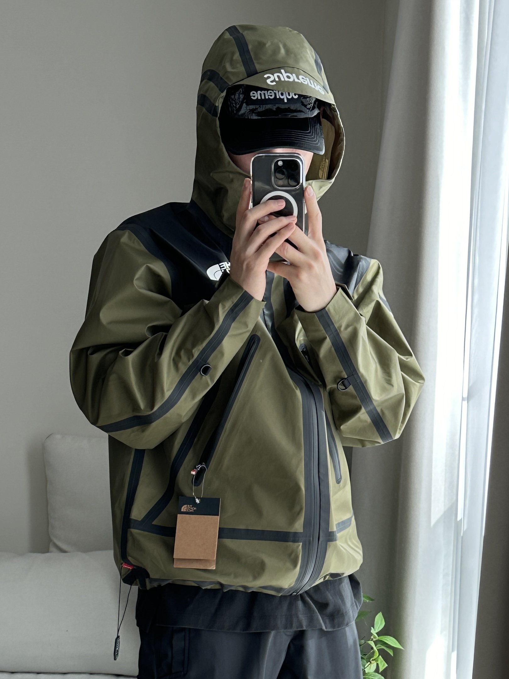 Supreme x The North Face Summit Series Outer Tape Seam Jacket Olive - 21SS, Supreme Gloss Ripstop Camp Cap Black - 23FW 착용 스타일