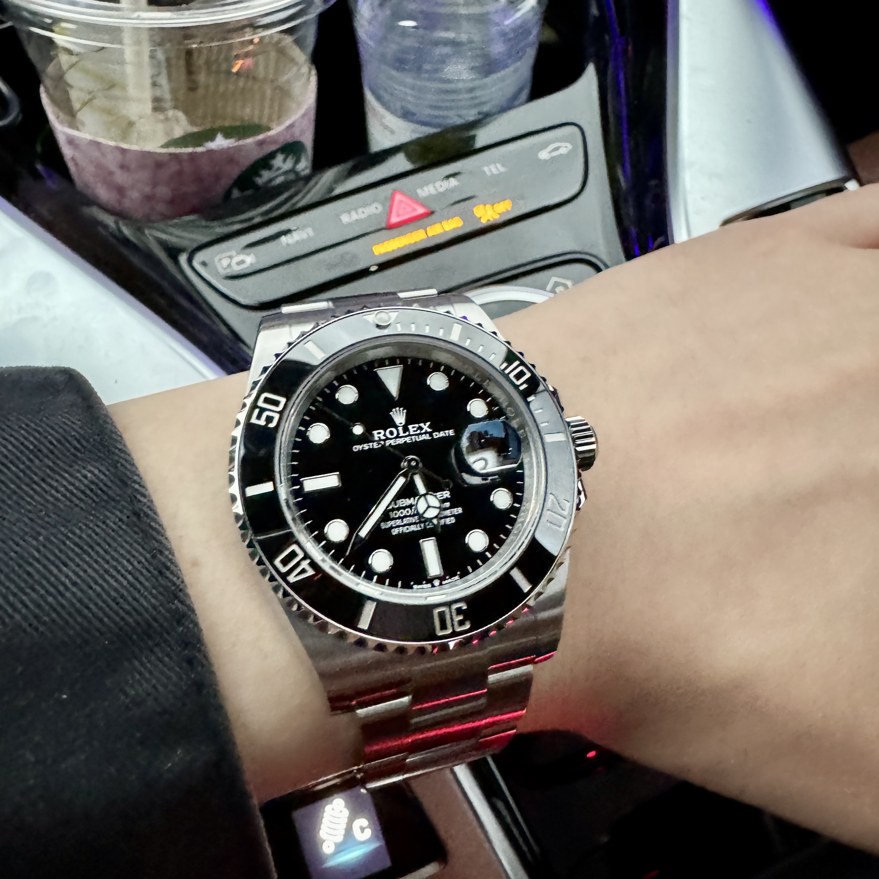 Rolex Submariner Date 41mm 126610LN Black Oyster 착용 스타일 - 2