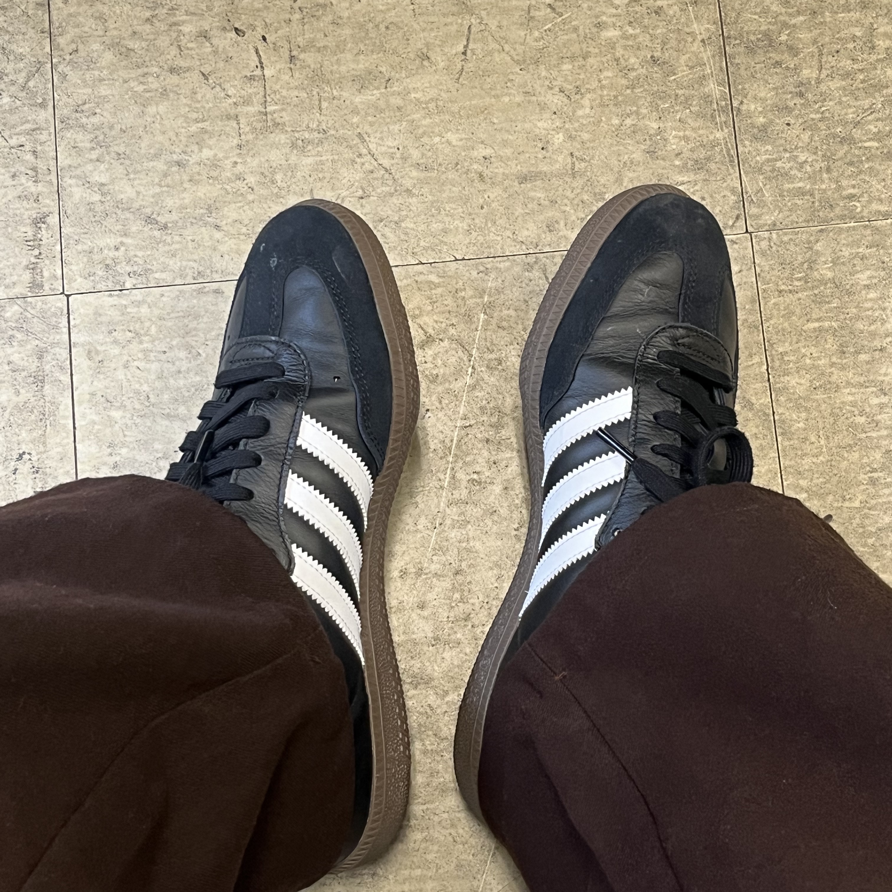 Adidas Samba OG Black White Gum 착용 스타일