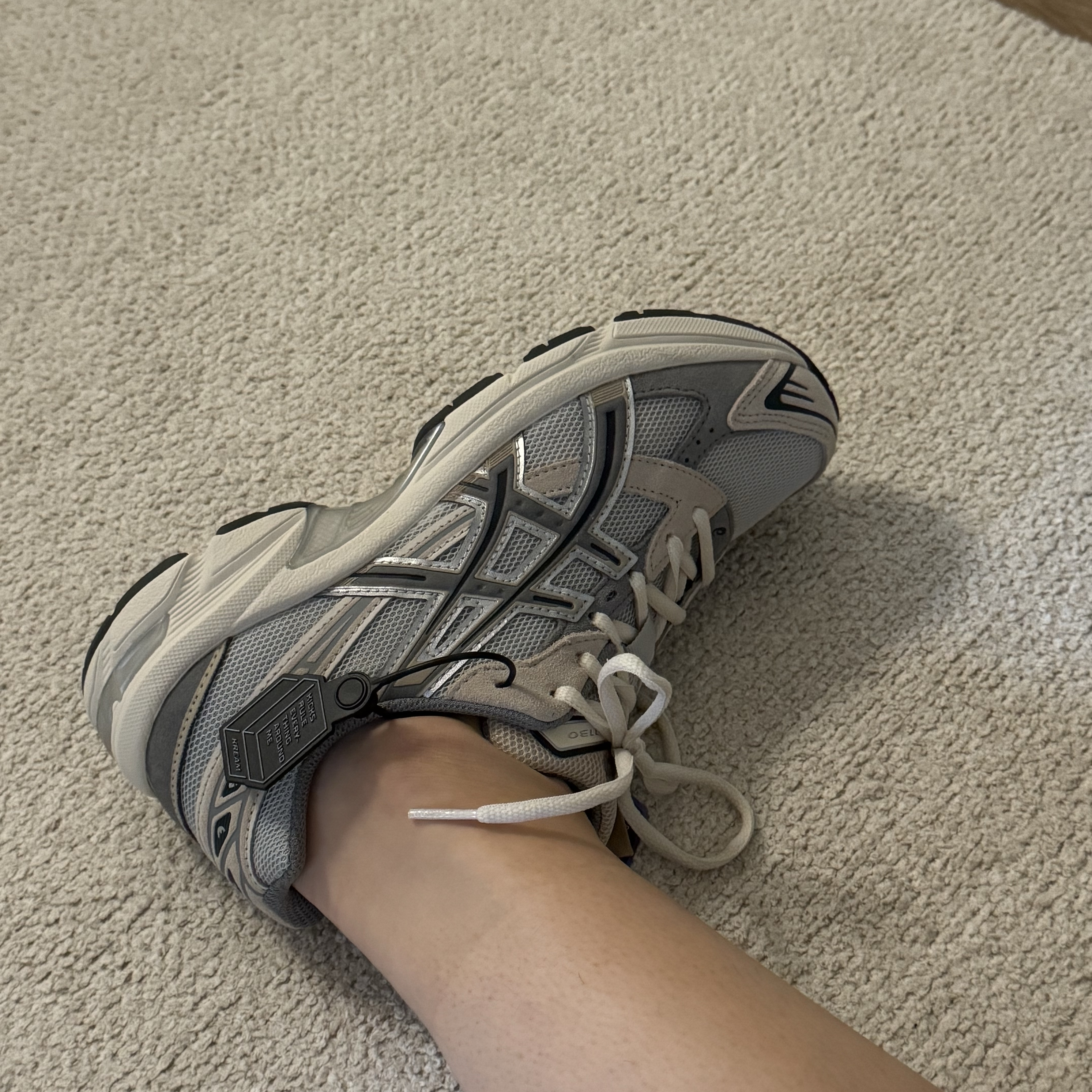 Asics Gel-1130 Oyster Grey Clay Grey 착용 스타일