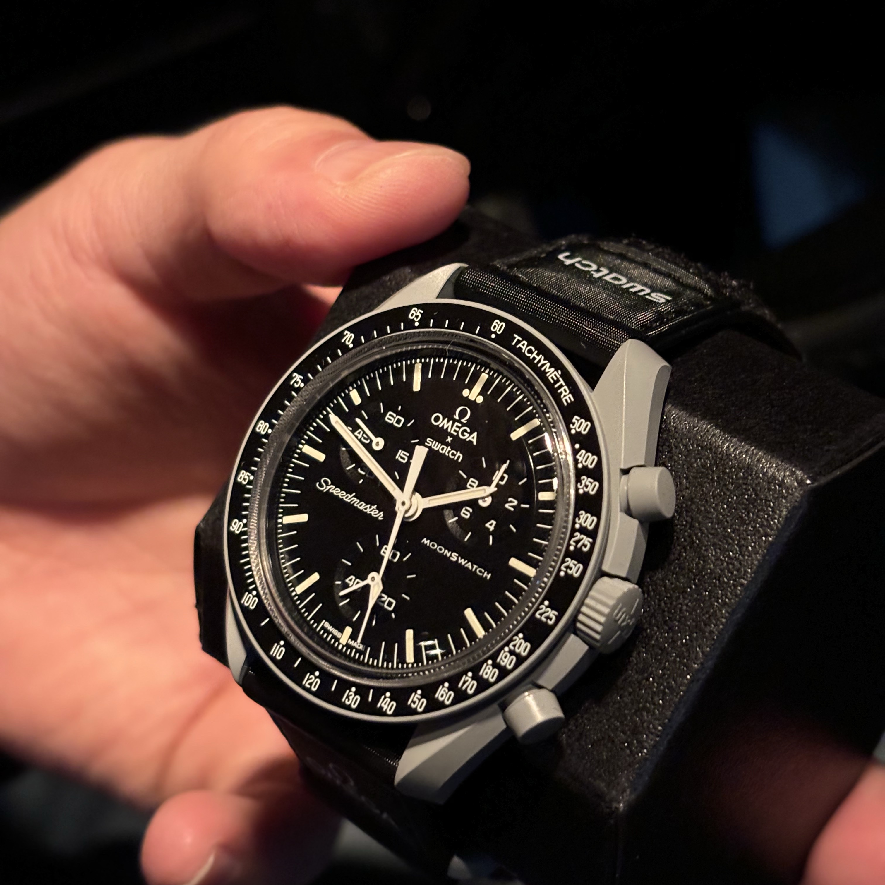 Swatch x Omega Bioceramic MoonSwatch Mission To The Moon 착용 스타일