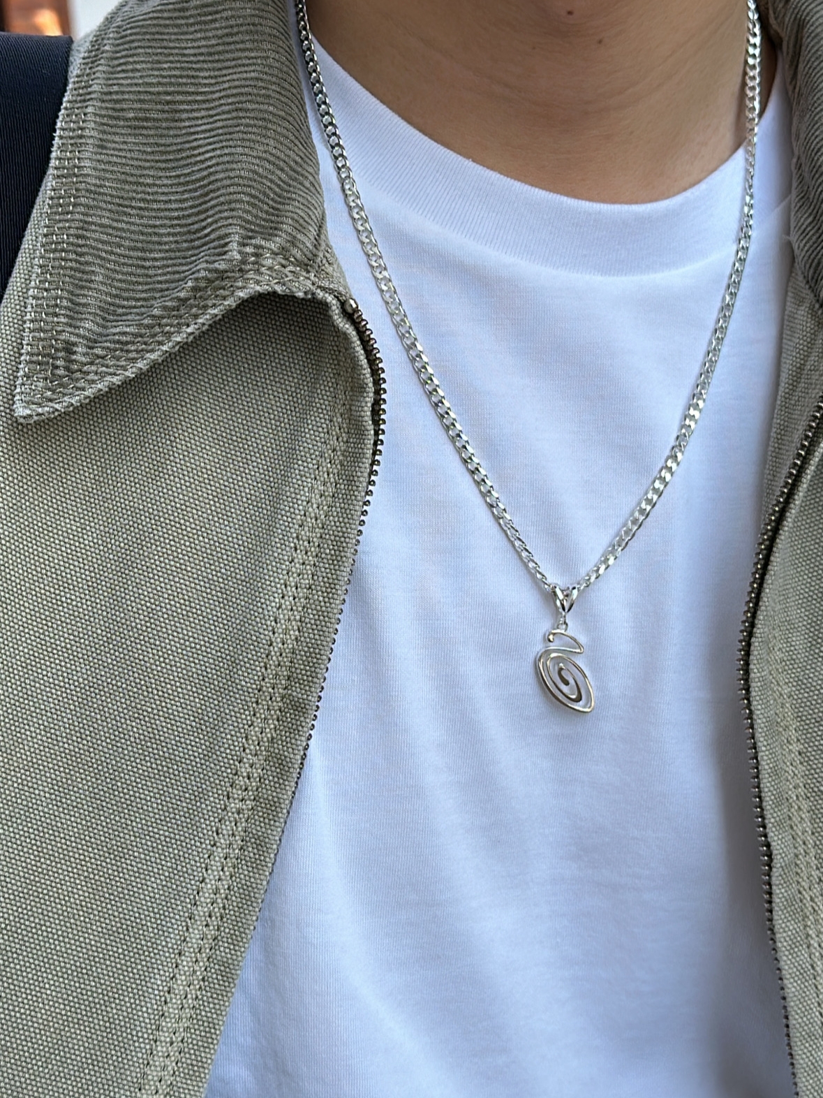 Stussy Swirly S Chain Sterling Silver 착용 스타일