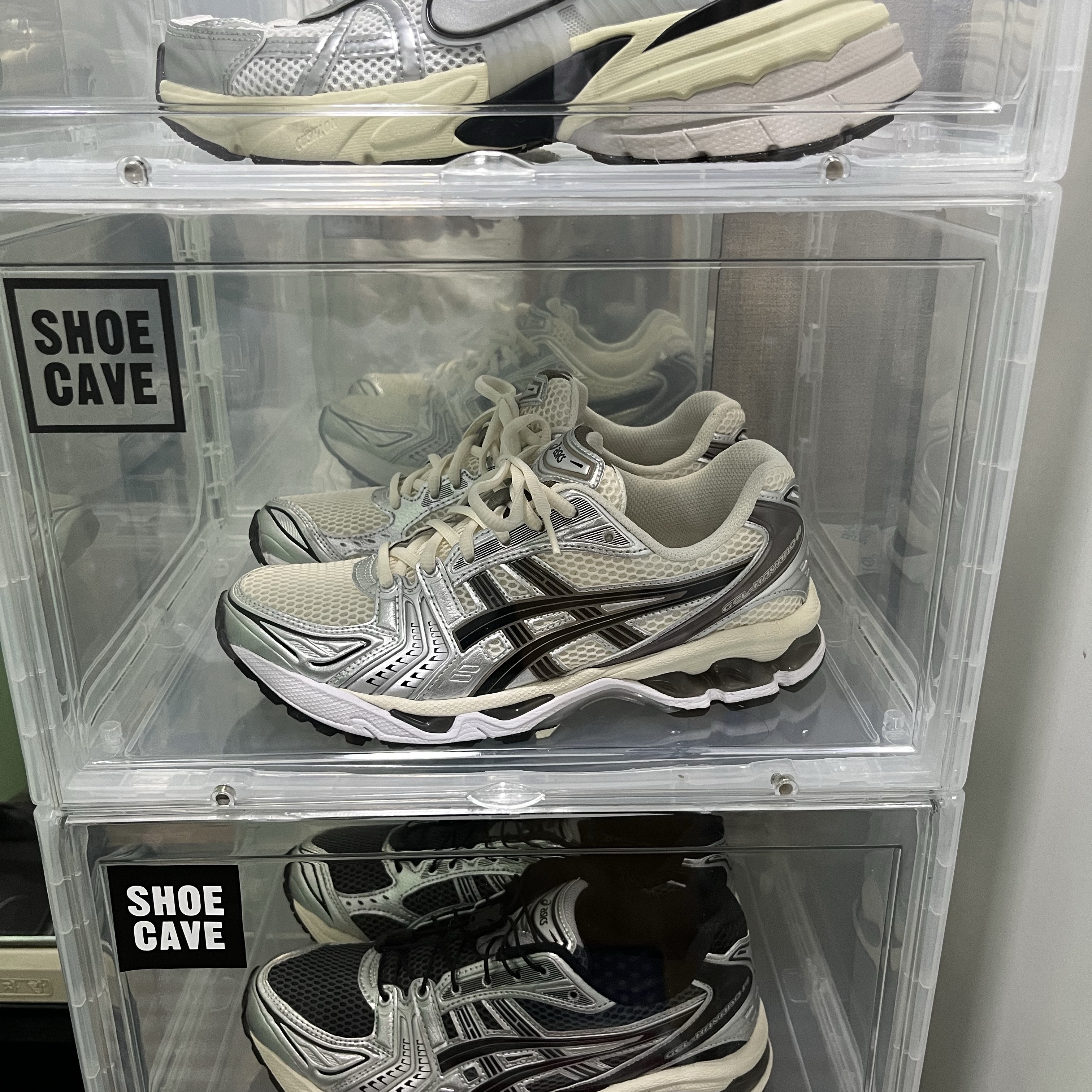 Asics Unlimited Gel-Kayano 14 Carrier Grey Black, Asics Gel-Kayano 14 Cream Black 착용 스타일 - 1