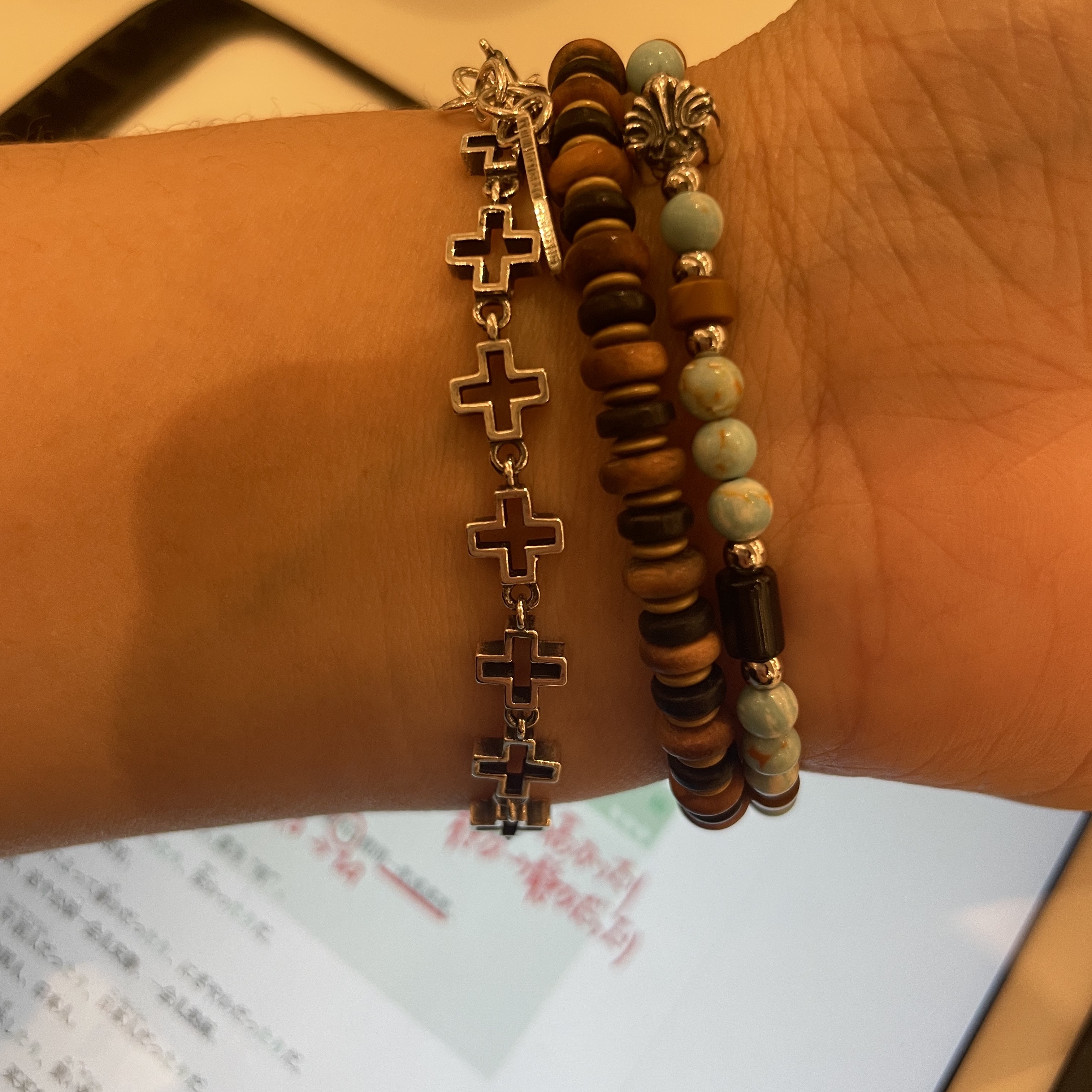 Scudo Shell Emerald Karen Beads Bracelet 착용 스타일