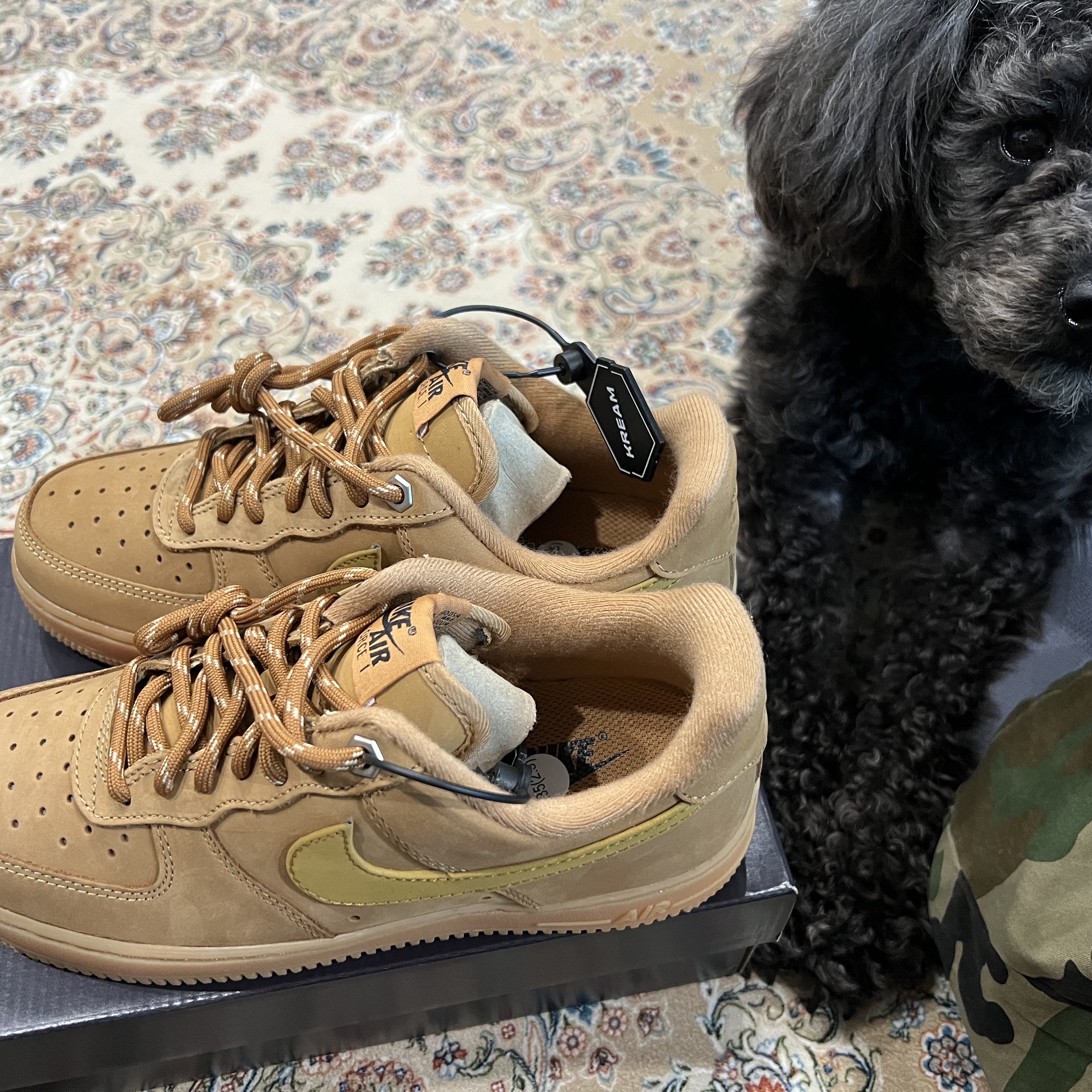 Nike Air Force 1 '07 WB Flax 착용 스타일
