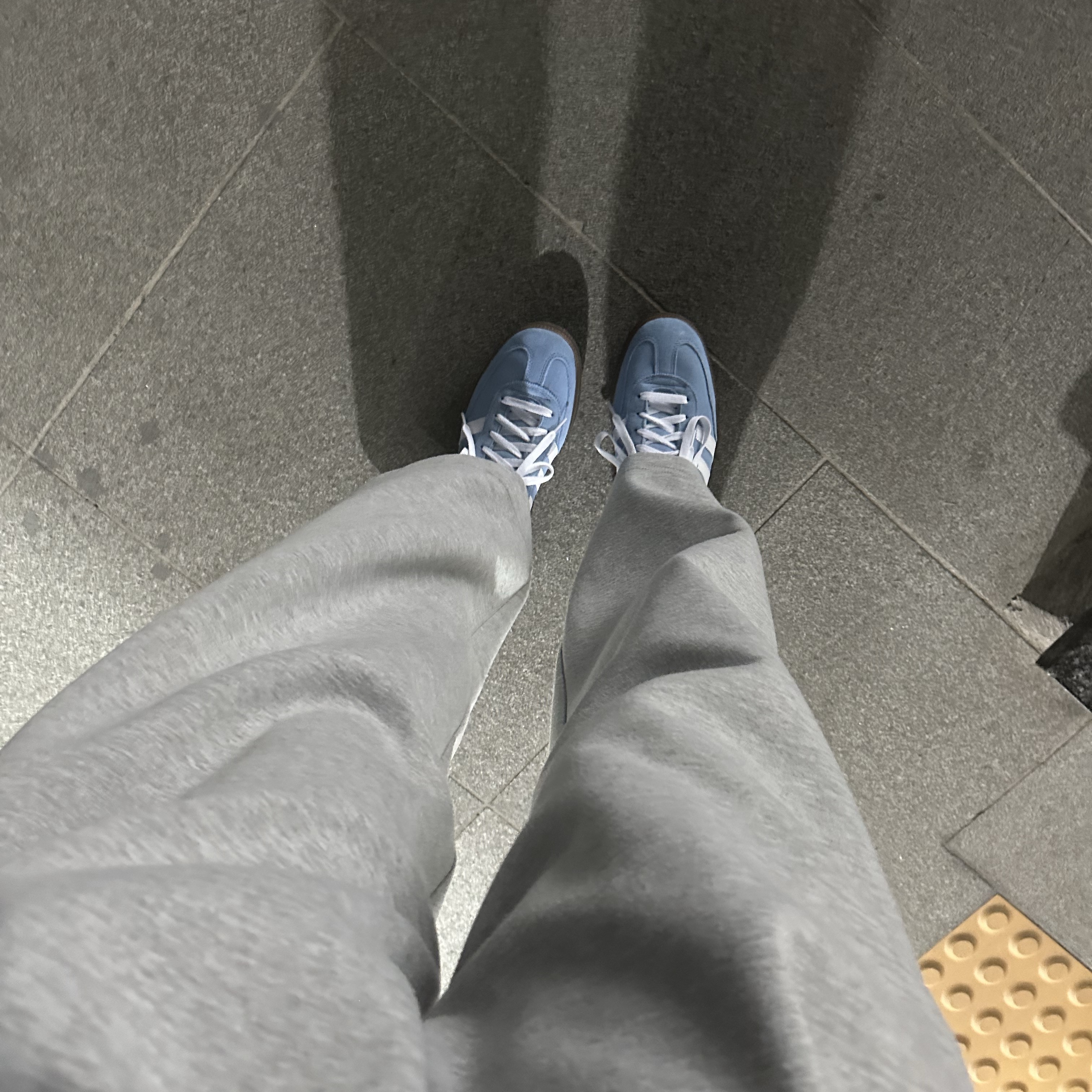Adidas Spezial Handball Light Blue 착용 스타일