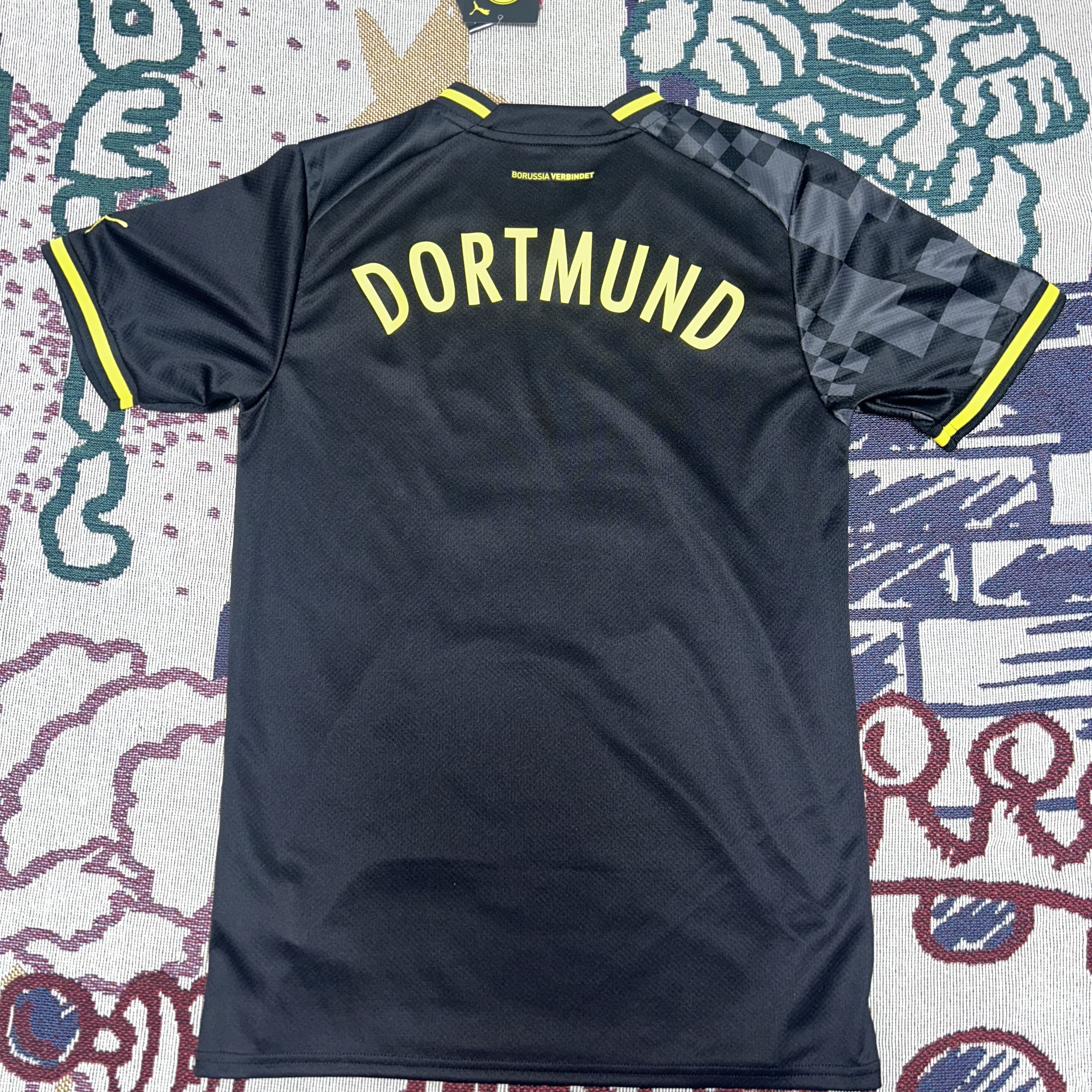 Puma Borussia Dortmund 2022/23 Away Jersey Replica Black (Non Marking Ver.) 착용 스타일 - 6
