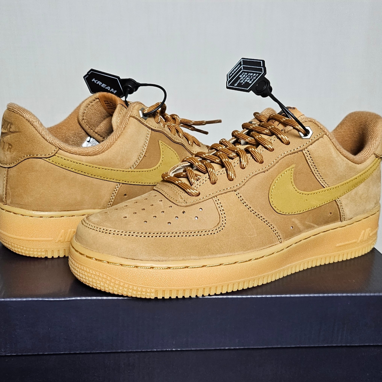 Nike Air Force 1 '07 WB Flax 착용 스타일