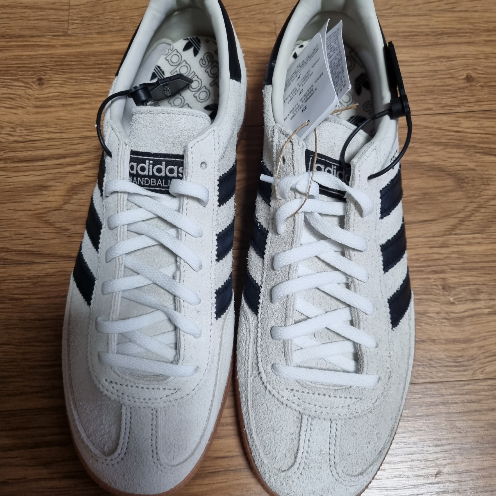(W) Adidas Spezial Handball Aluminium Core Black 착용 스타일