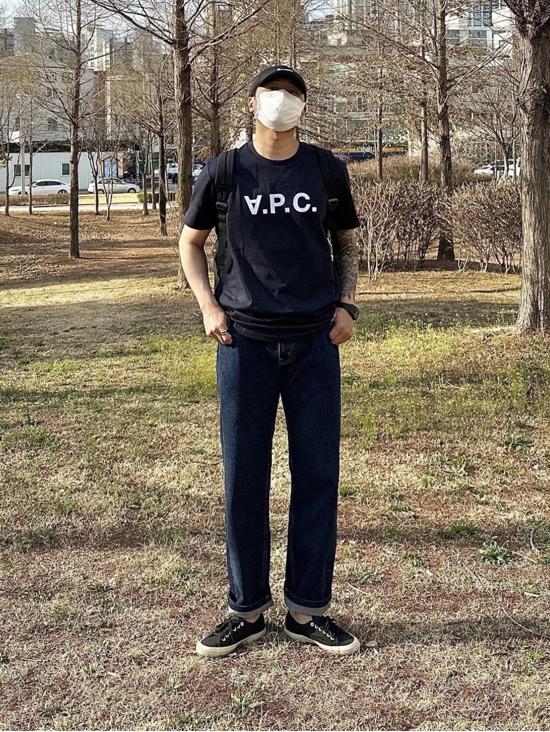 A.P.C. VPC T-Shirt Dark Navy, Nike Legacy 91 Tech Cap Black 착용 스타일 - 1