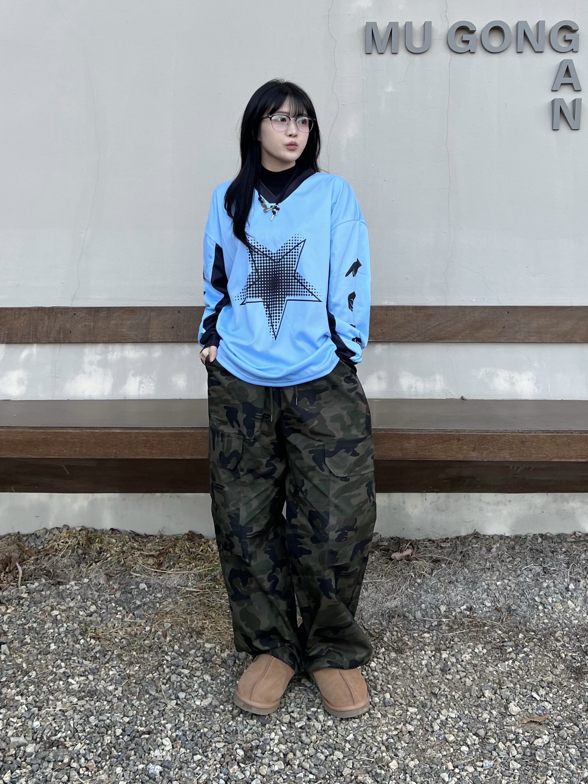 Sentiments No.391 Necklace Silver, (W) UGG Classic Mini Platform Boots Black 착용 스타일 - 5