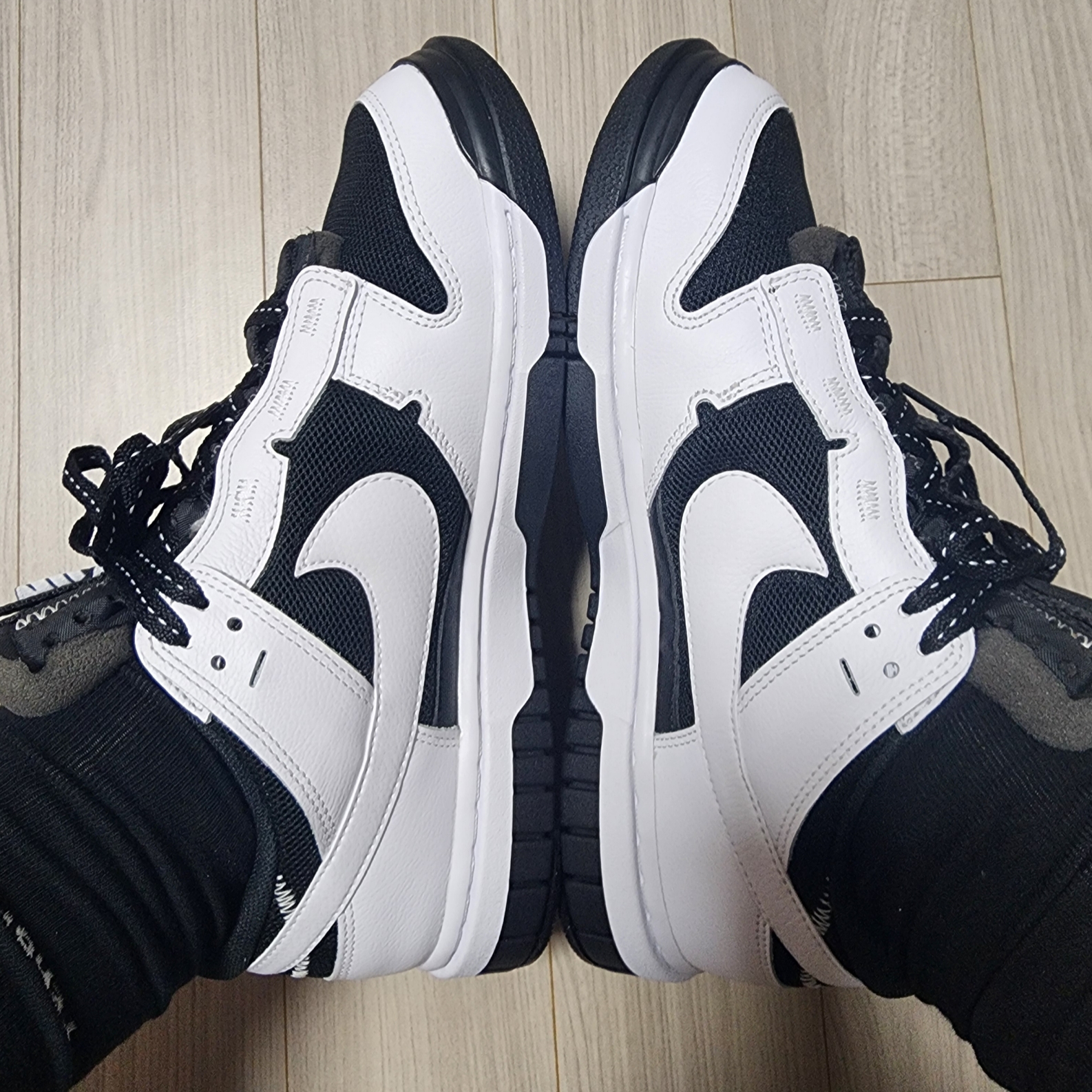 Nike Air Dunk Jumbo Black White 착용 스타일