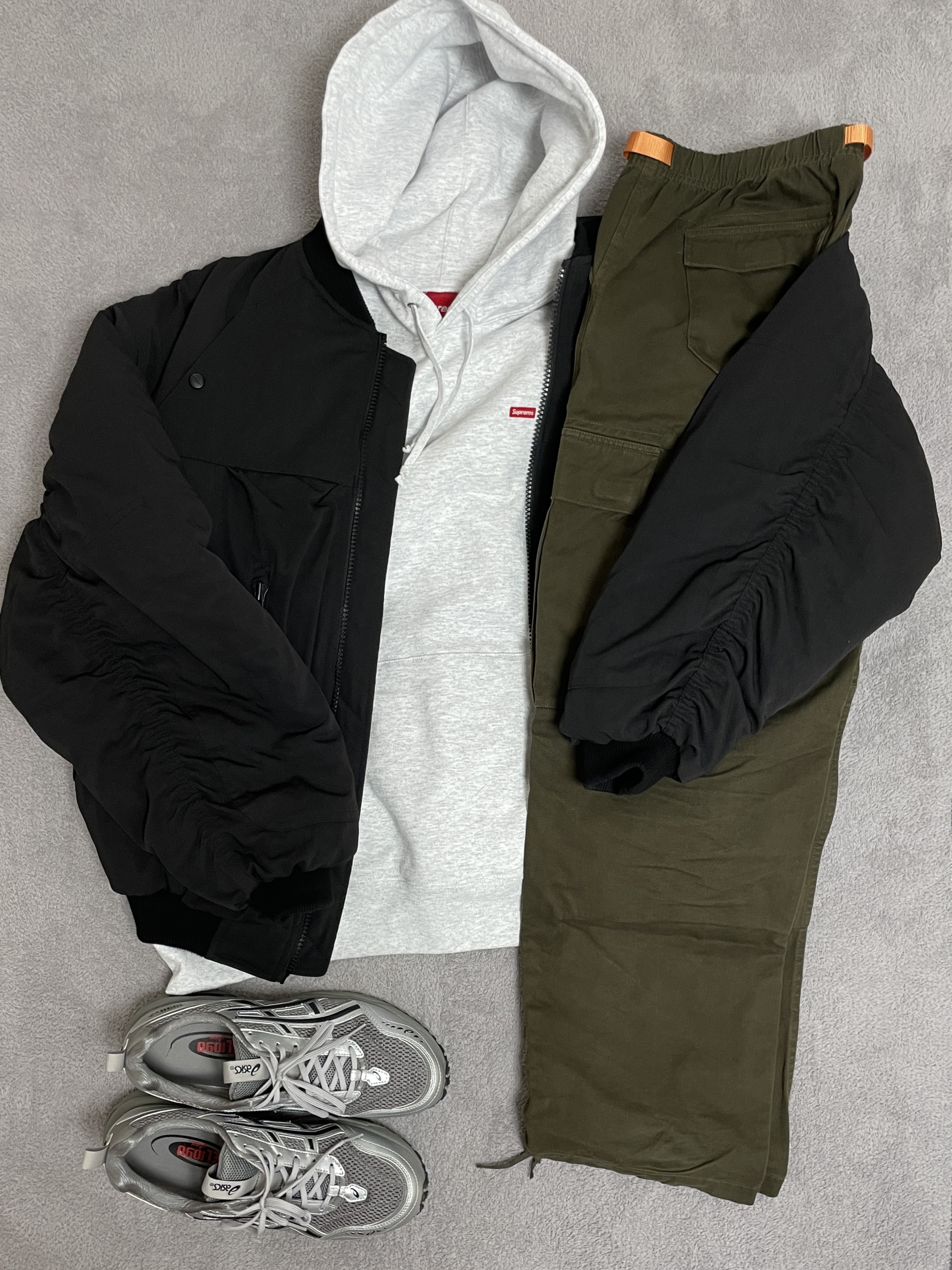 Asics x Freja Wewer Gel-1090 V2 Clay Grey Pure Silver, Undermycar Juggernaut Double Back Zip Steroid Bomber Triple Black - 23SS 착용 스타일 - 4