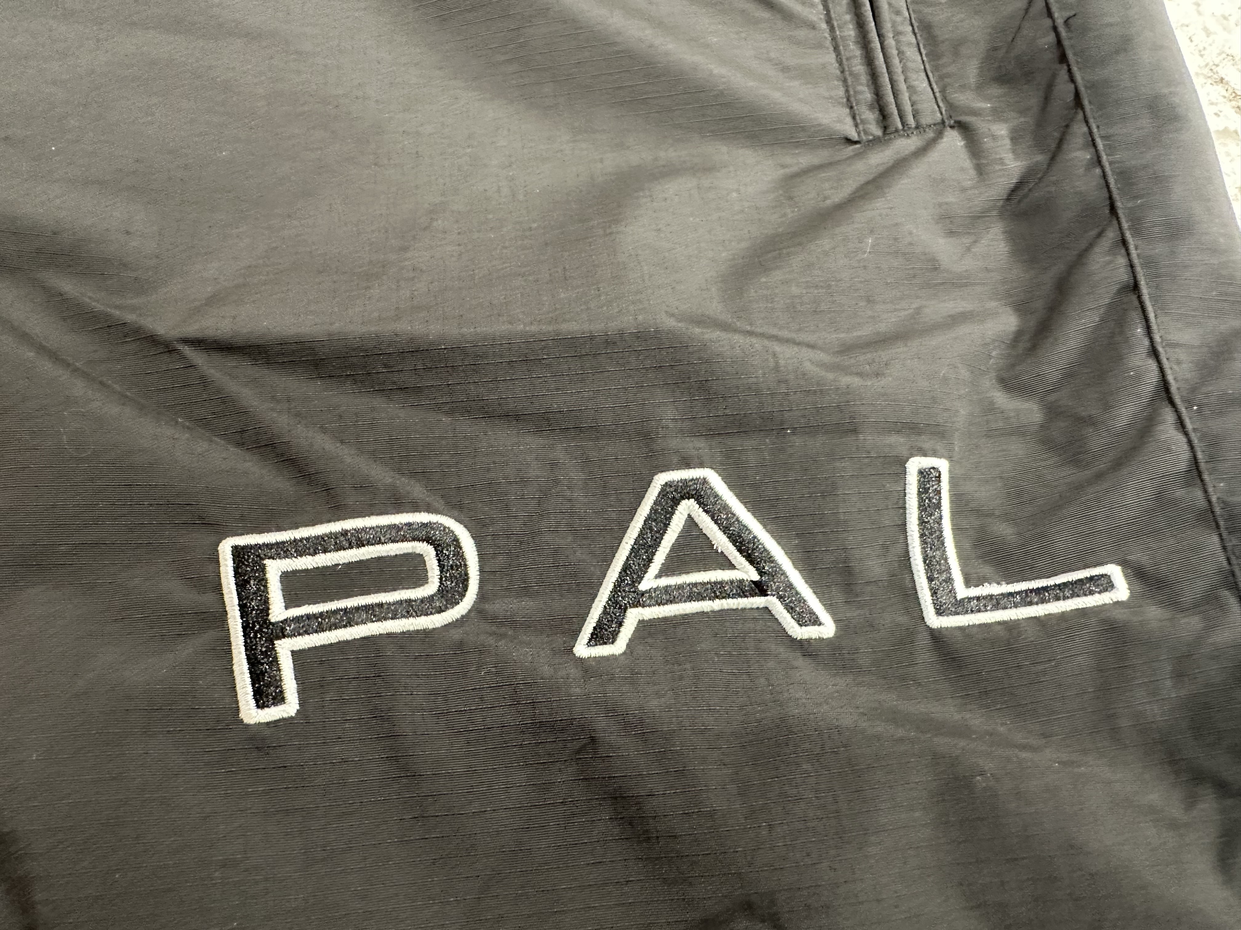 Palace Saints Crew Deeper Blue - 24SS, Palace Saints Crew Black - 24SS 착용 스타일 - 6