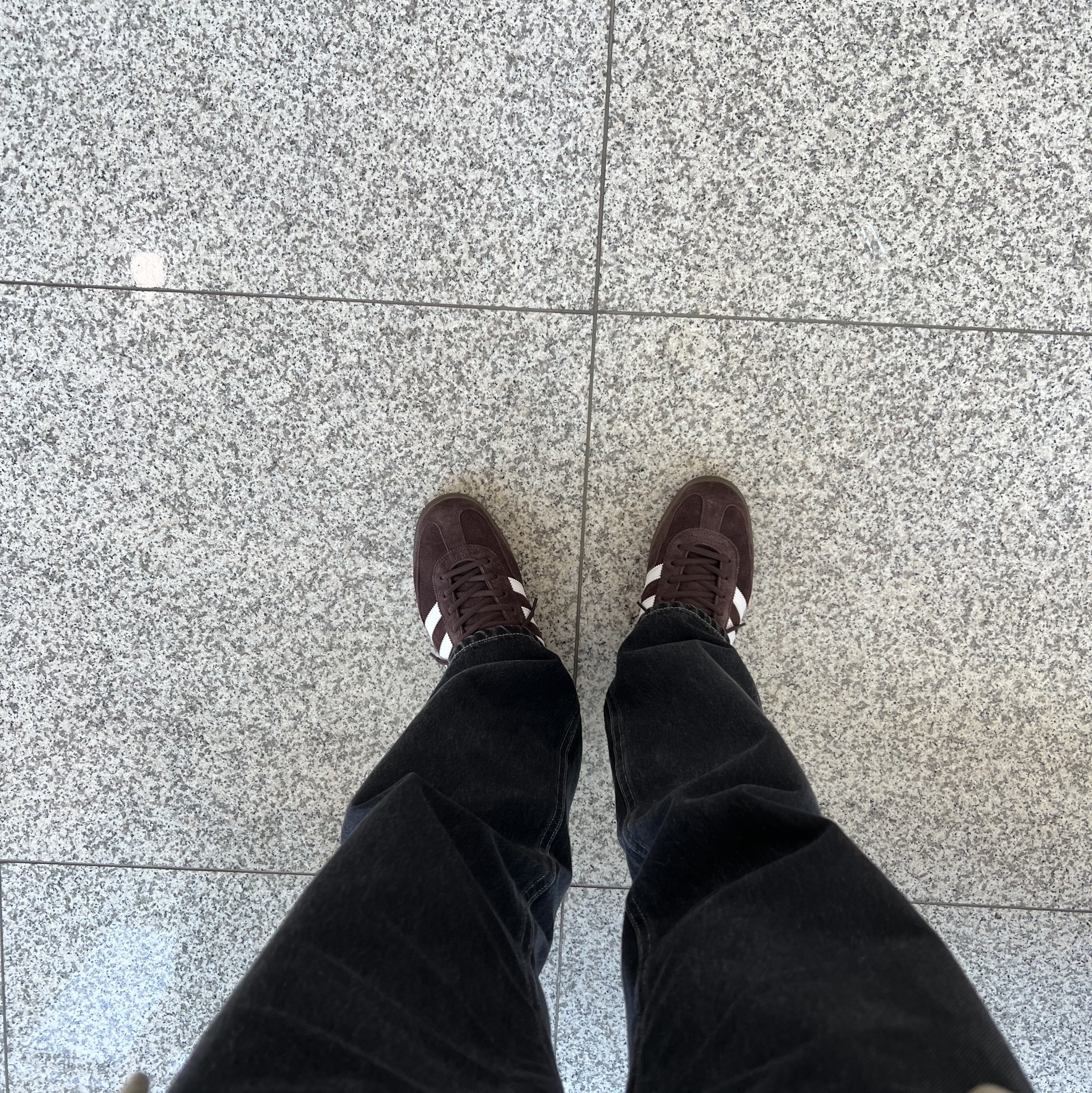 Adidas Spezial Handball Shadow Brown White 착용 스타일