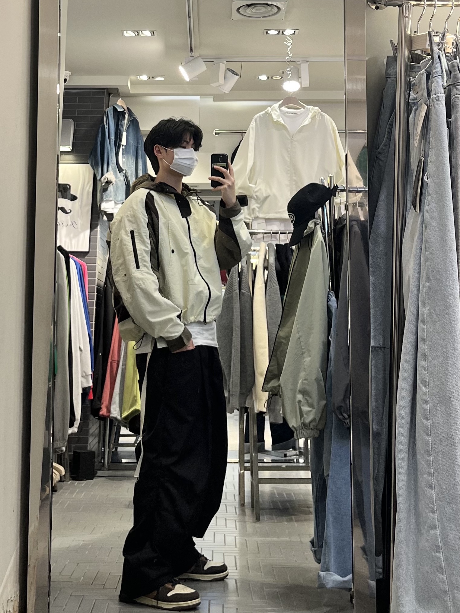 Grailz Nylon Shield Jacket Ivory, Nike x Bodega Dunk High Legend 착용 스타일