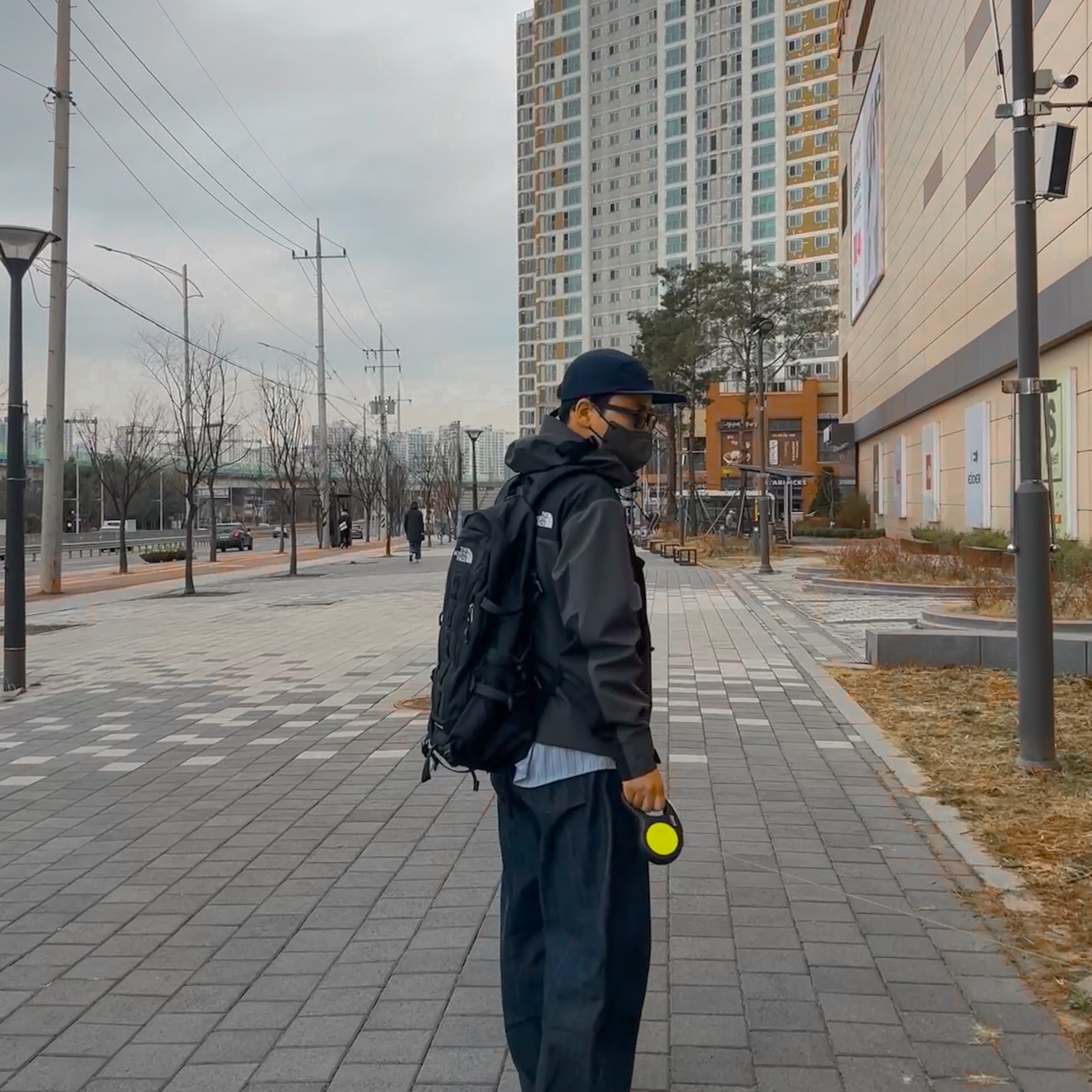 The North Face Big Shot Black, Salomon XT-6 Lunar Rock Dark Sapphire 착용 스타일 - 1