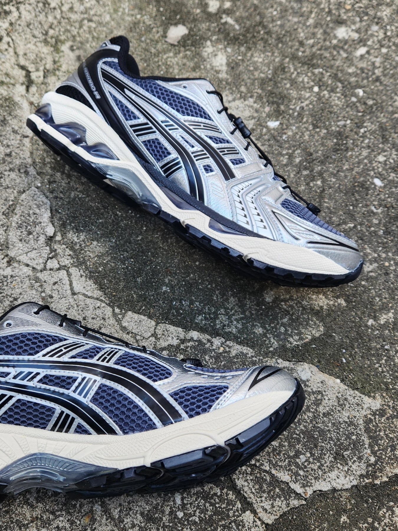 Asics Unlimited Gel-Kayano 14 Carrier Grey Black 착용 스타일 - 2