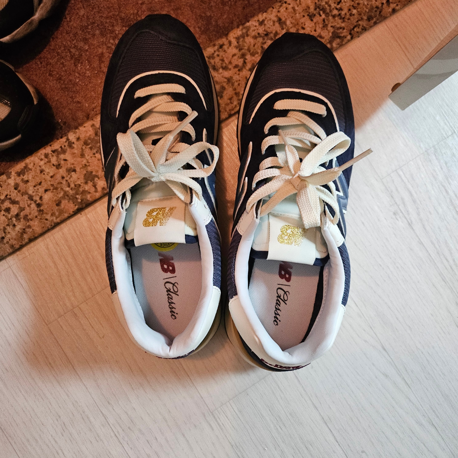 New Balance 574 Legacy Navy 착용 스타일