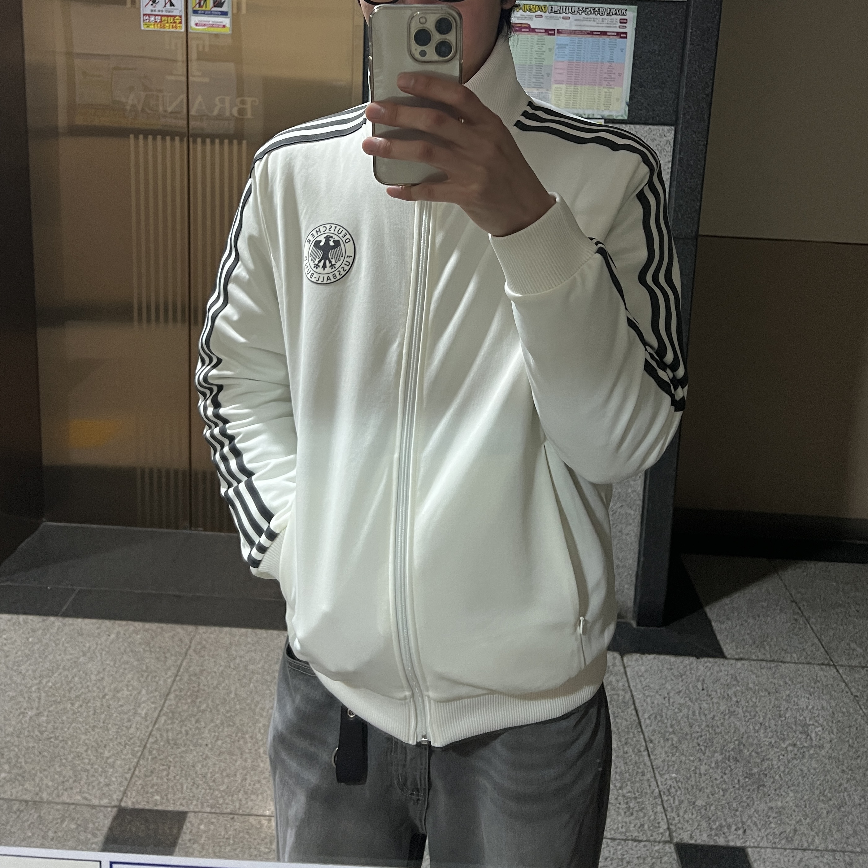 Adidas German Beckenbauer Track Top Off White - KR Sizing, Arc'teryx Word Head Toque Black Sapphire 착용 스타일 - 2