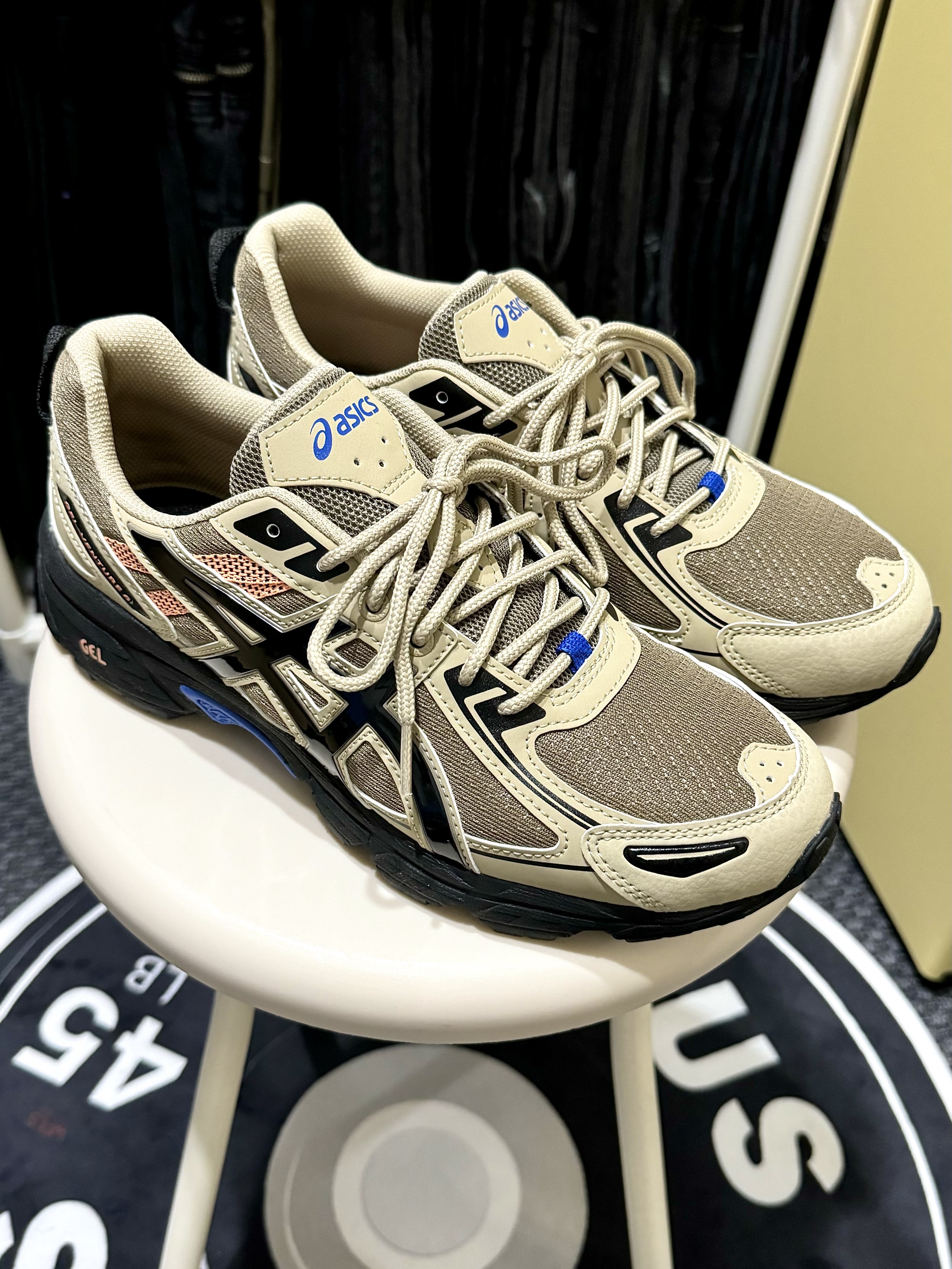 Asics Gel-Venture 6 SPS Pepper Black 착용 스타일 - 2