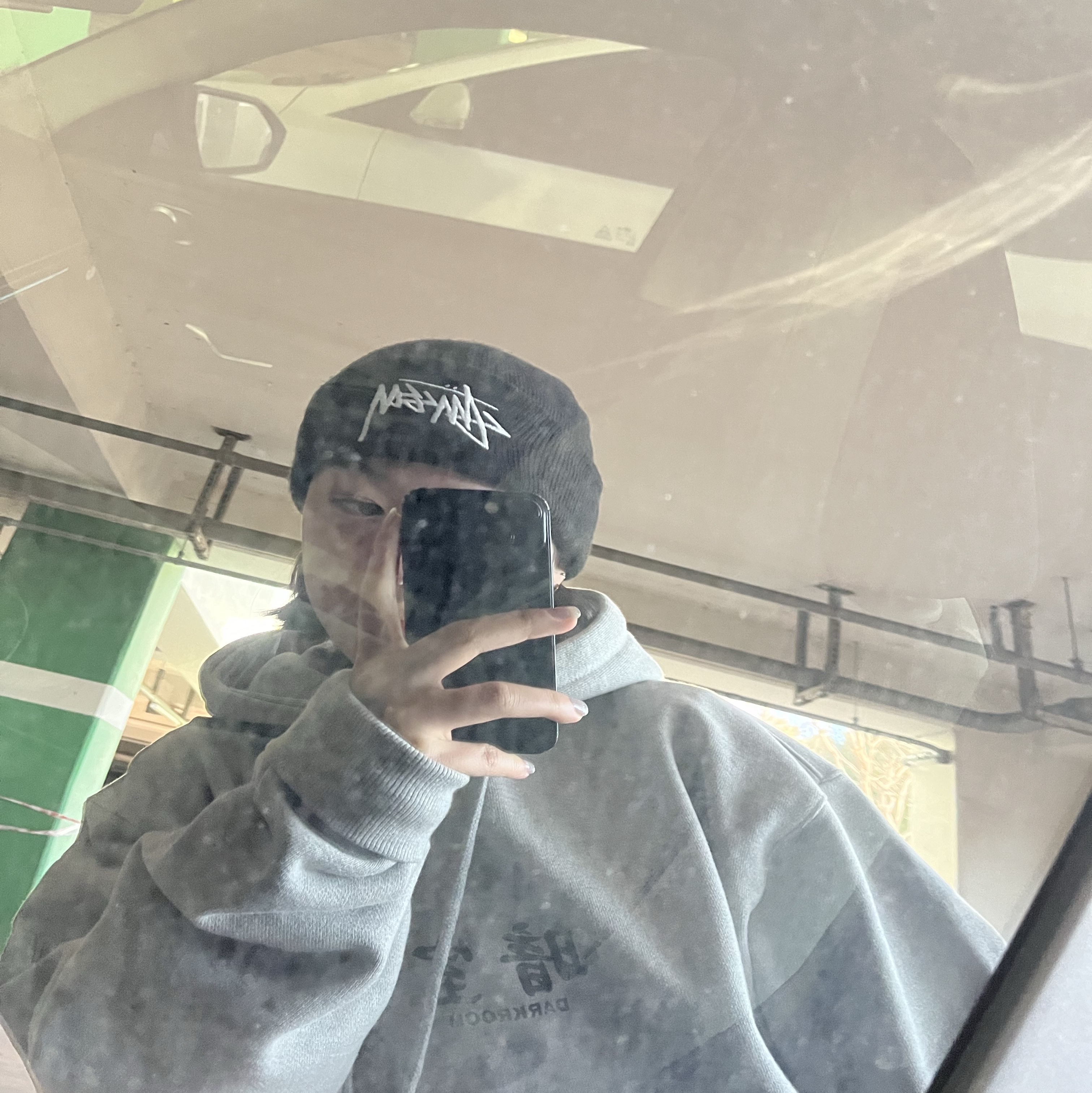 Stussy Stock Cuff Beanie Black, Darkr8m Studio Basic Logo Heavyweight Hoodie Gray 착용 스타일