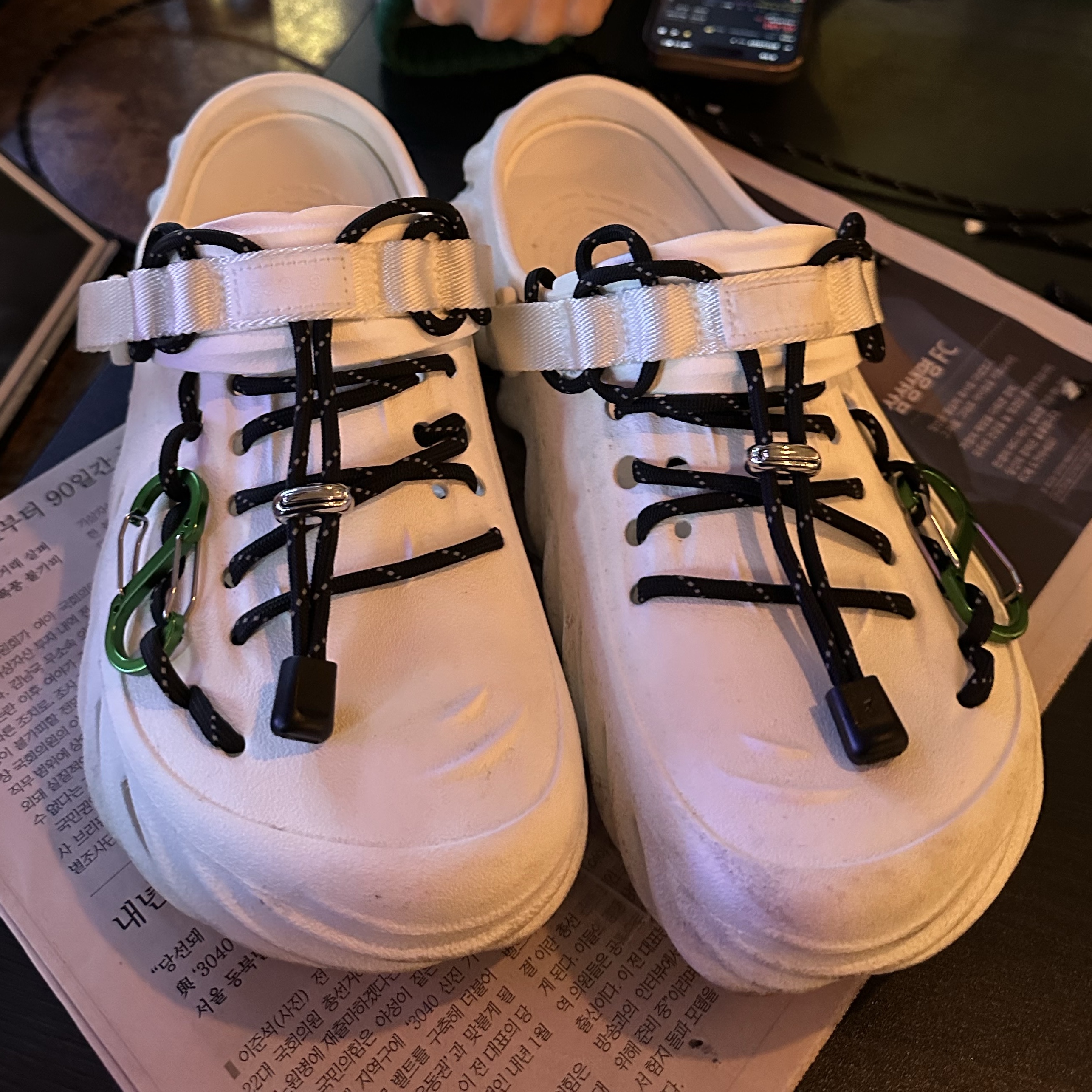 Crocs Echo Clog White 착용 스타일 - 1