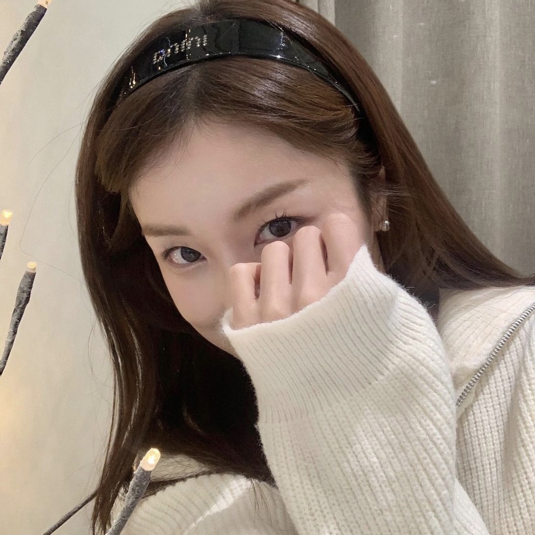 DNINI Logo Headband Gray 착용 스타일