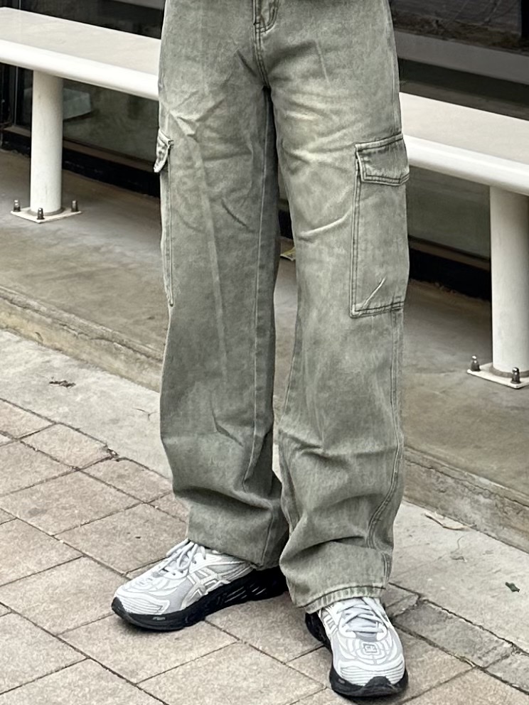 Yeezy Gap Engineered By Balenciaga Dove Hoodie Black, Asics x C.P. Company Gel-Quantum 360 VIII Cement Grey 착용 스타일 - 3