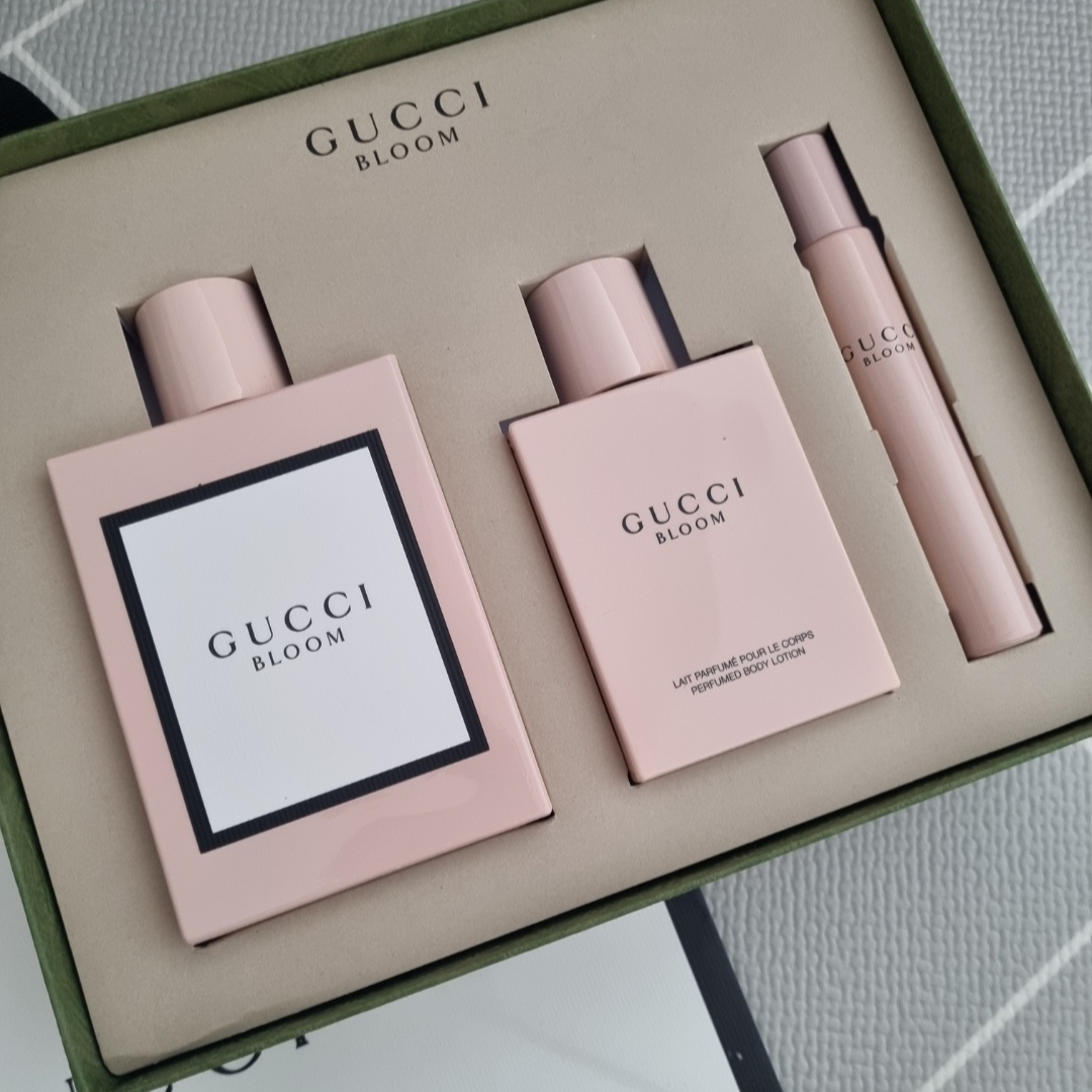 Gucci Bloom Eau De Parfum 100ml, Memo Inle Eau de Parfum 75ml 착용 스타일 - 1