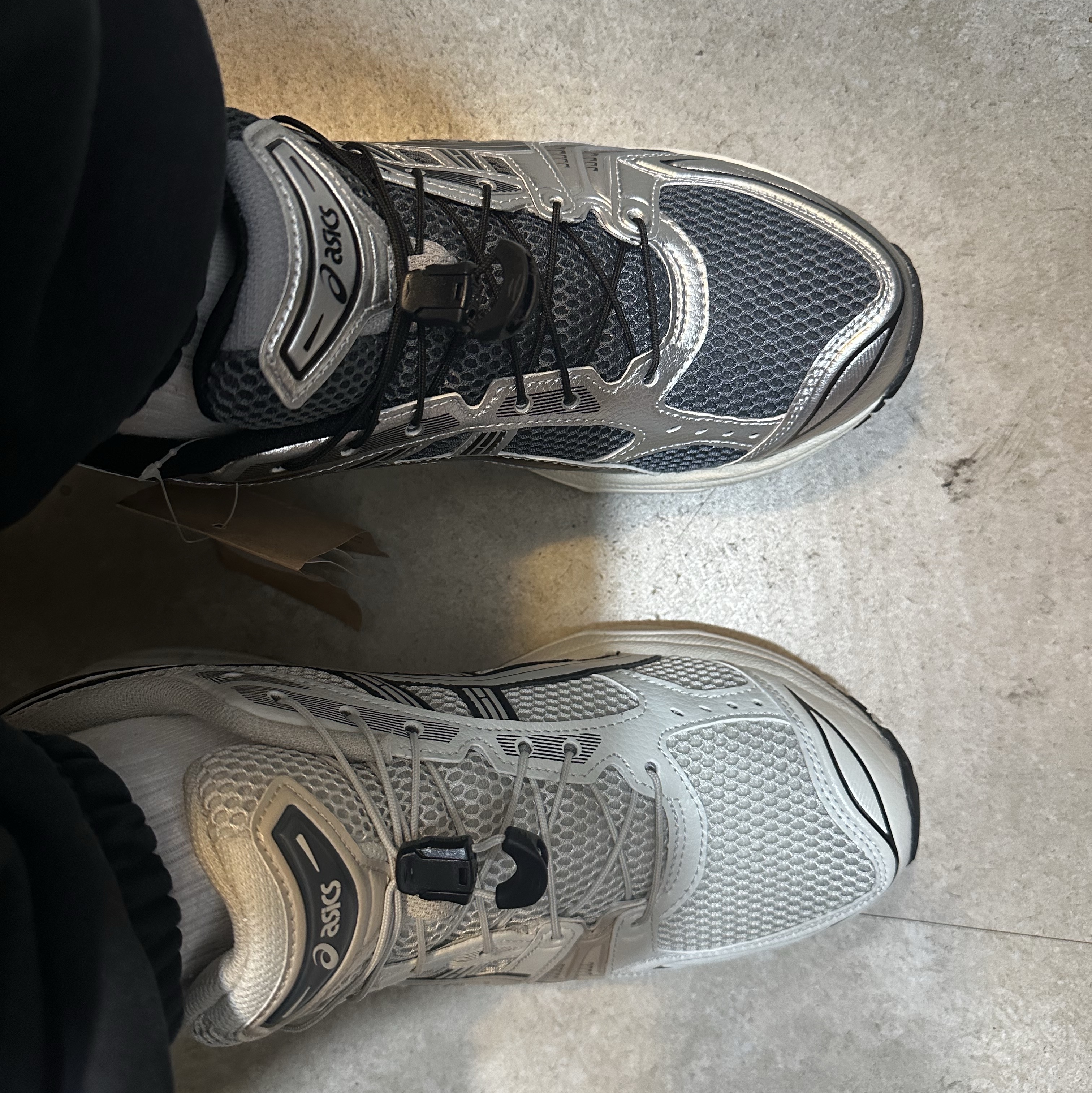 Asics Unlimited Gel-Kayano 14 Carrier Grey Black, Asics Unlimited Gel-Kayano 14 Smoke Grey 착용 스타일 - 1
