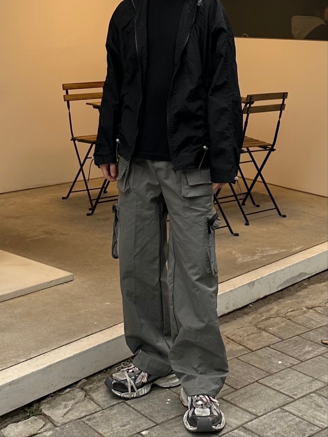 Balenciaga 3XL Sneakers Grey White Red 착용 스타일 - 2