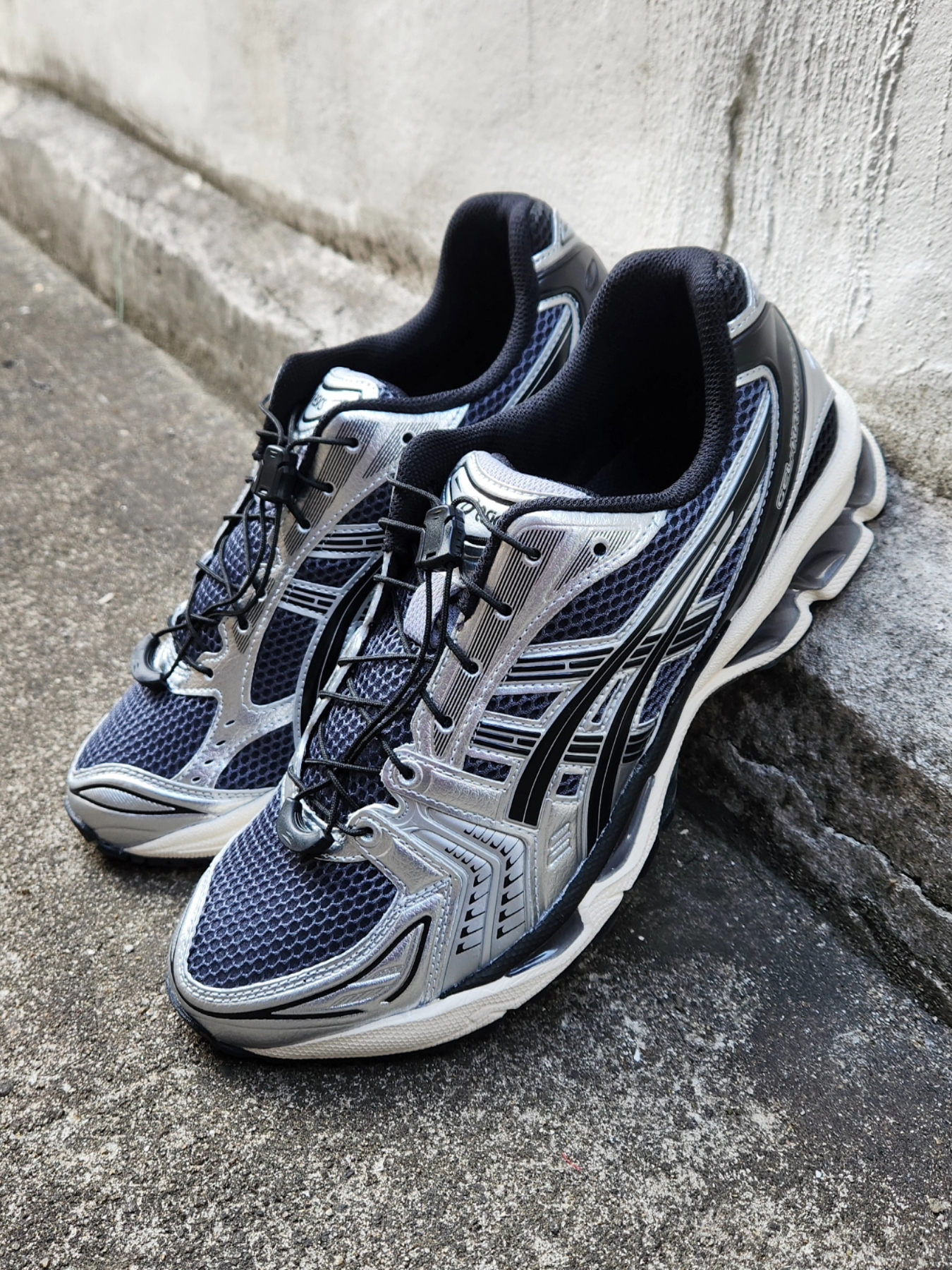 Asics Unlimited Gel-Kayano 14 Carrier Grey Black 착용 스타일 - 3