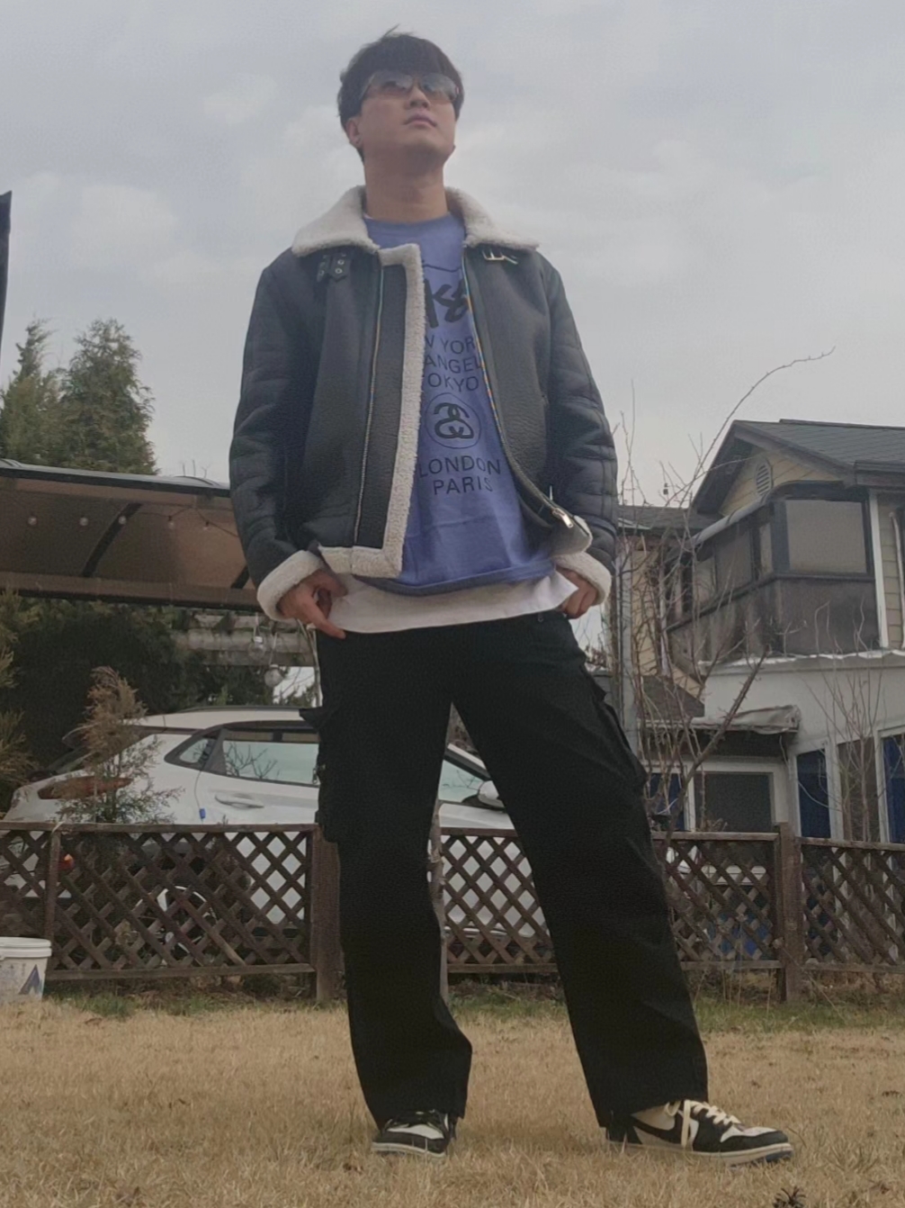 Stussy World Tour LS T-Shirt Storm 2023, Jordan 1 x Travis Scott x Fragment Retro Low OG SP Military Blue 착용 스타일 - 2