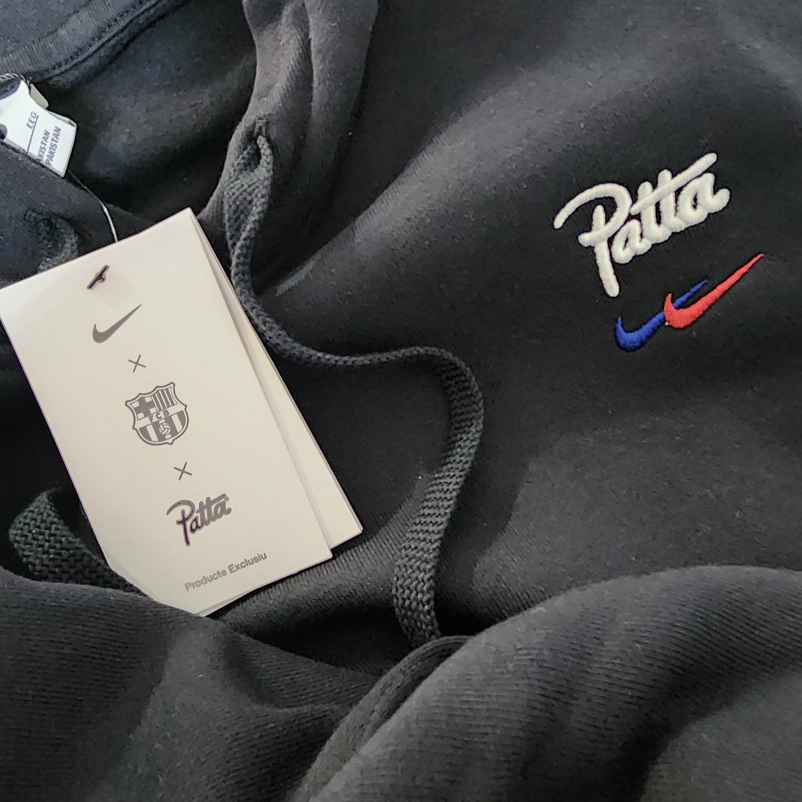 Nike x Patta x FC Barcelona Solo Swoosh Hoodie Culers del Món (FD4147-010) 착용 스타일