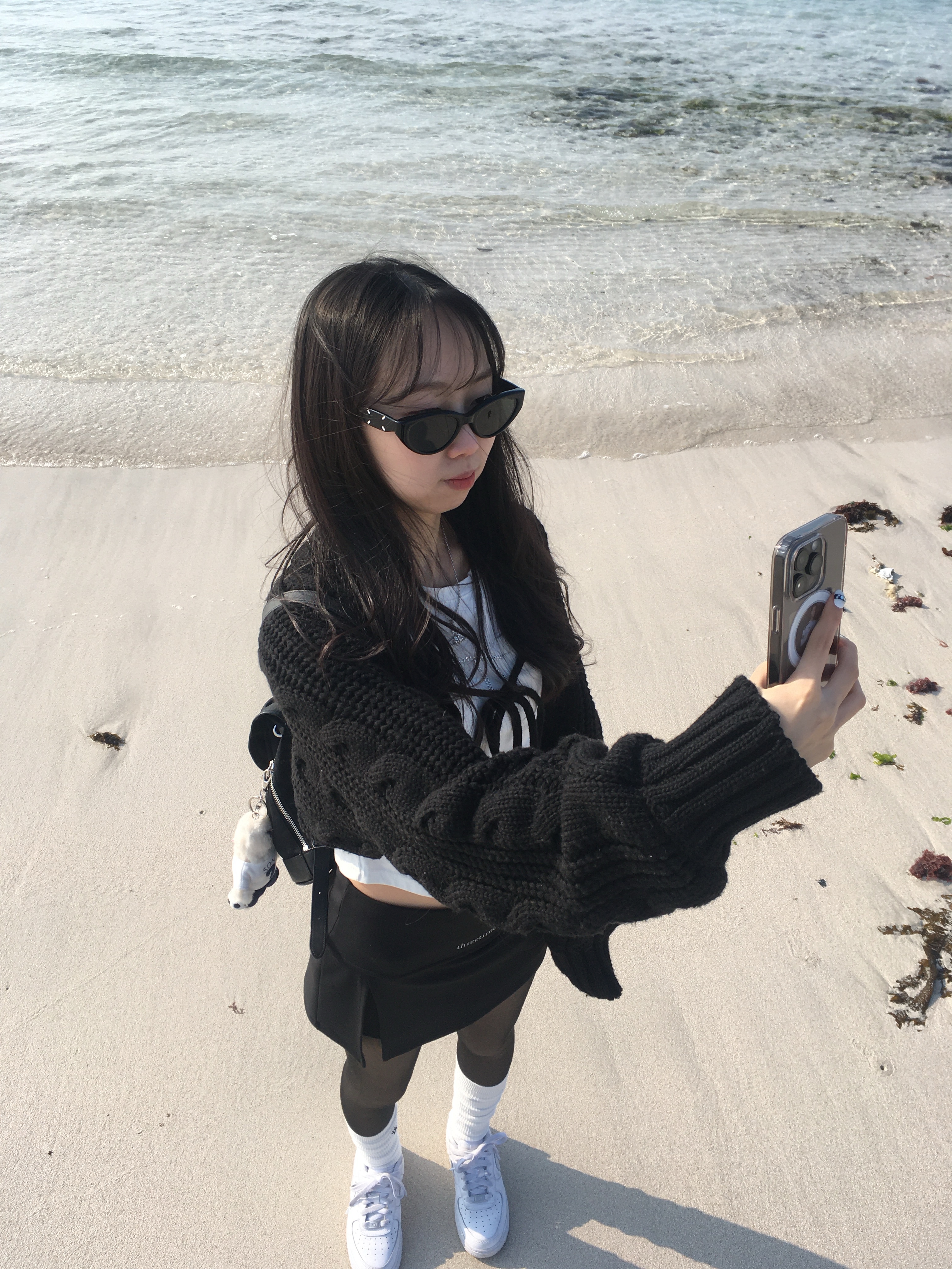 [예약 배송] NOS7 x Monamhee SON.hee Cream, Threetimes Acorn Backpack Black 착용 스타일