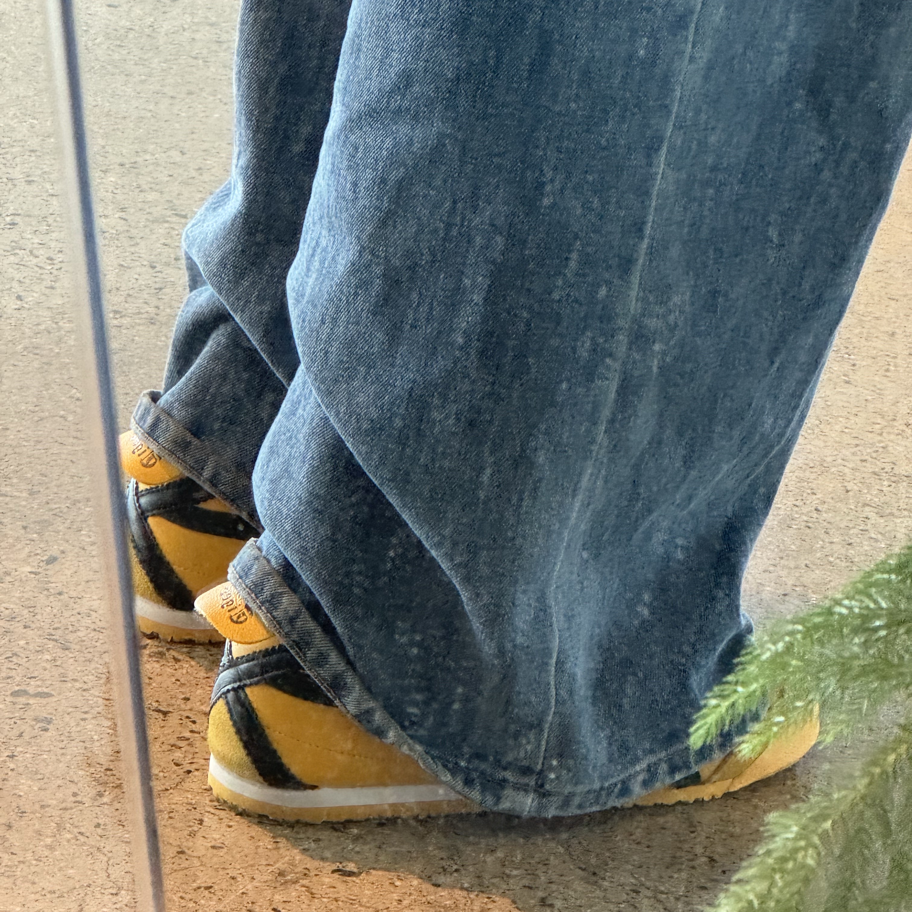Onitsuka Tiger Mexico 66 Yellow Black 착용 스타일
