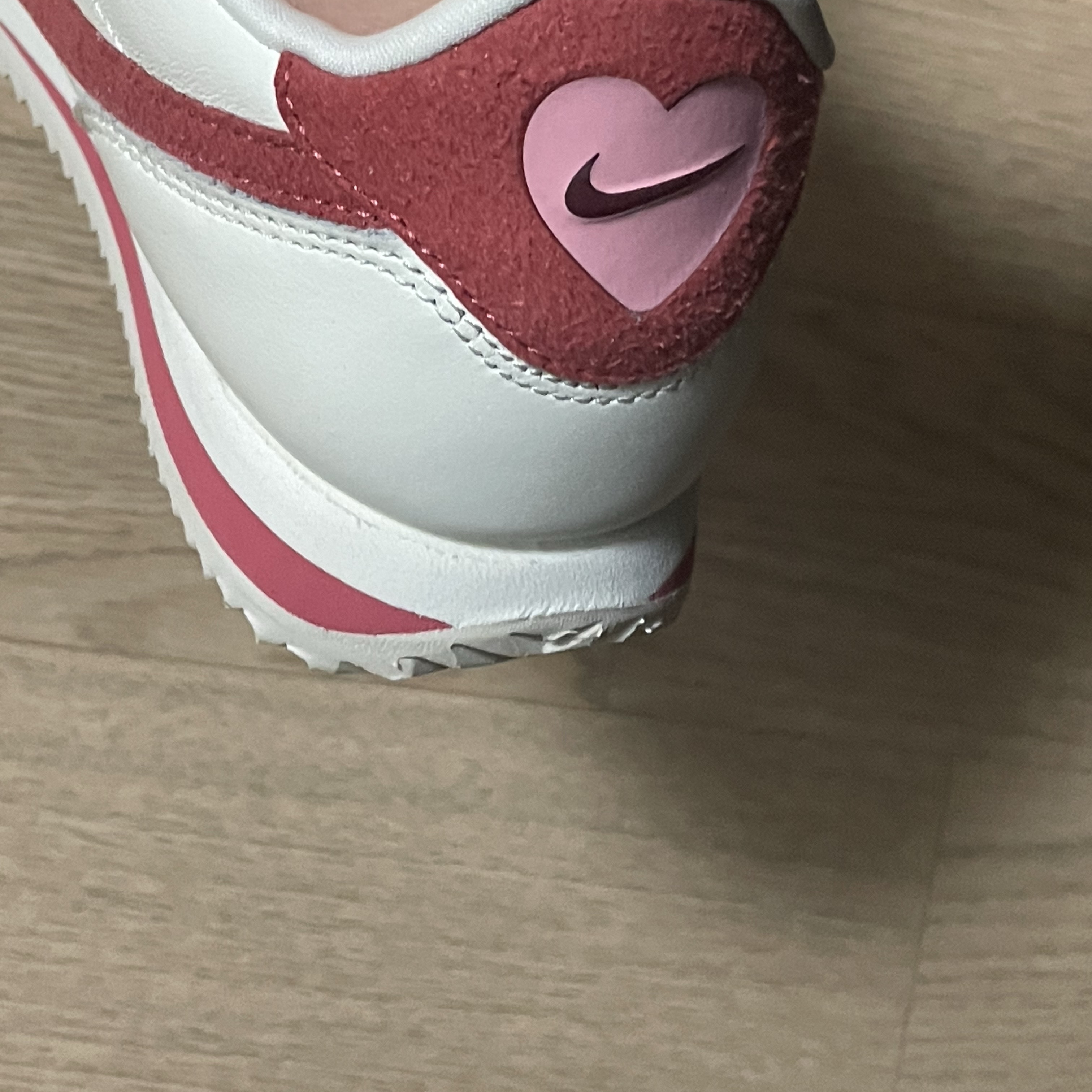 (W) Nike Cortez SE Valentine Day Sail Adobe 착용 스타일