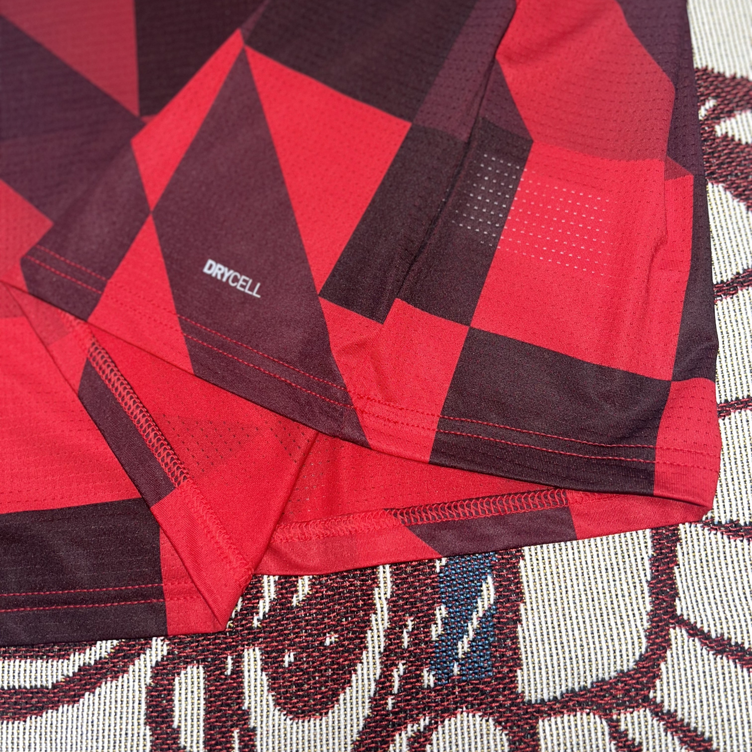 Puma 2022/23 Manchester City Prematch Short Sleeve Jersey Tango Red Black 착용 스타일 - 3