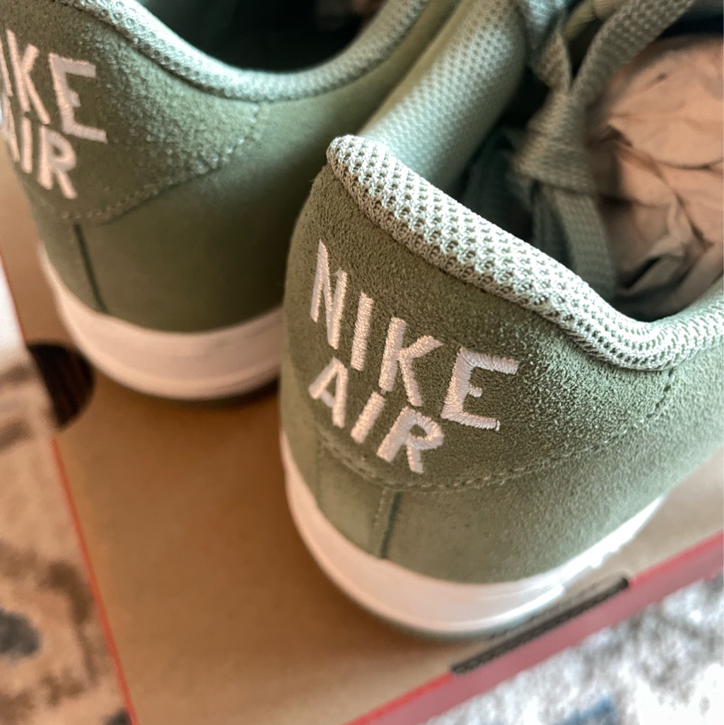 Nike Air Force 1 Low Retro Color of the Month Oil Green 착용 스타일 - 2